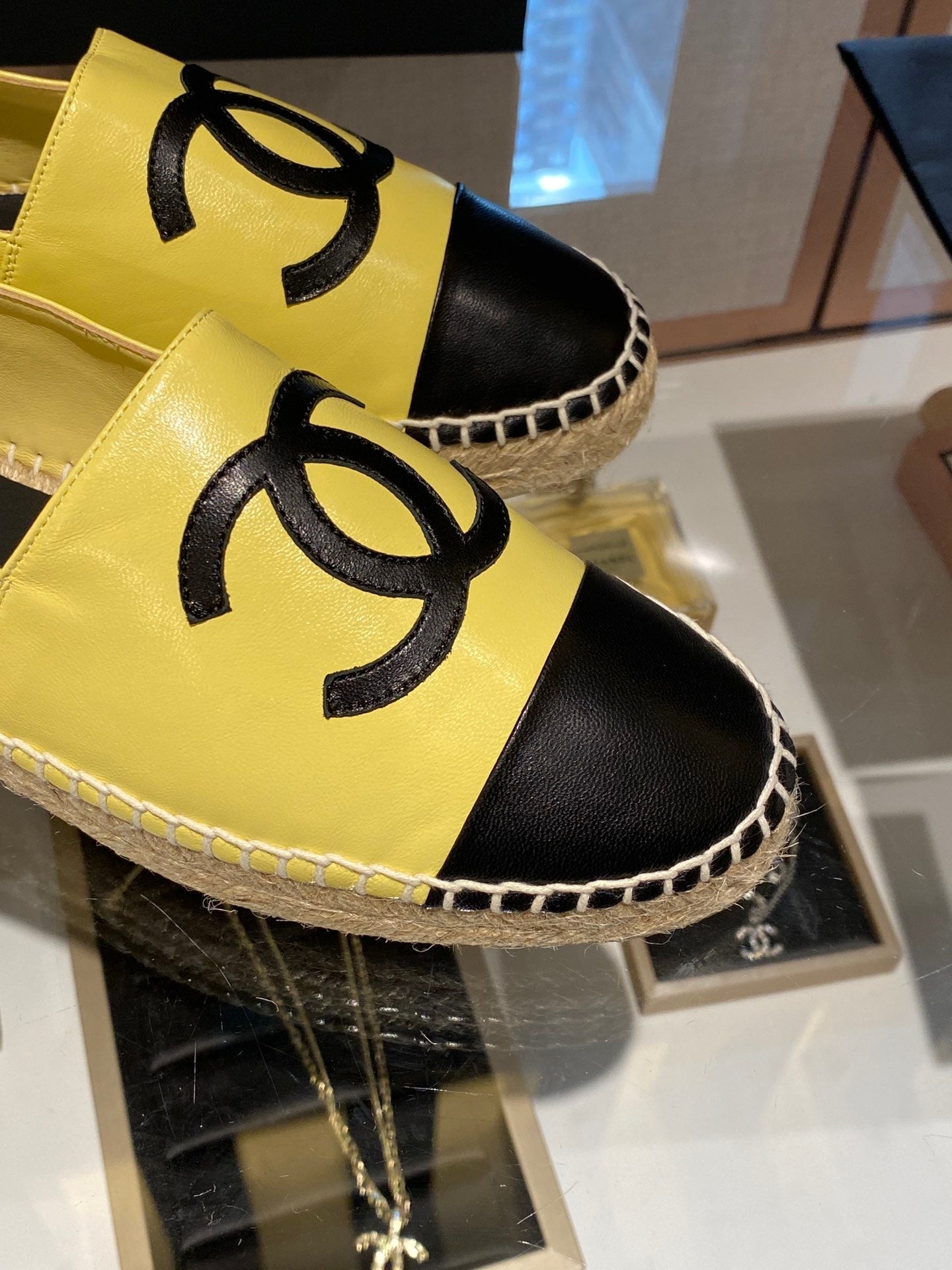 CHANEL ESPADRILLES YELLOW BLACK LAMBSKIN