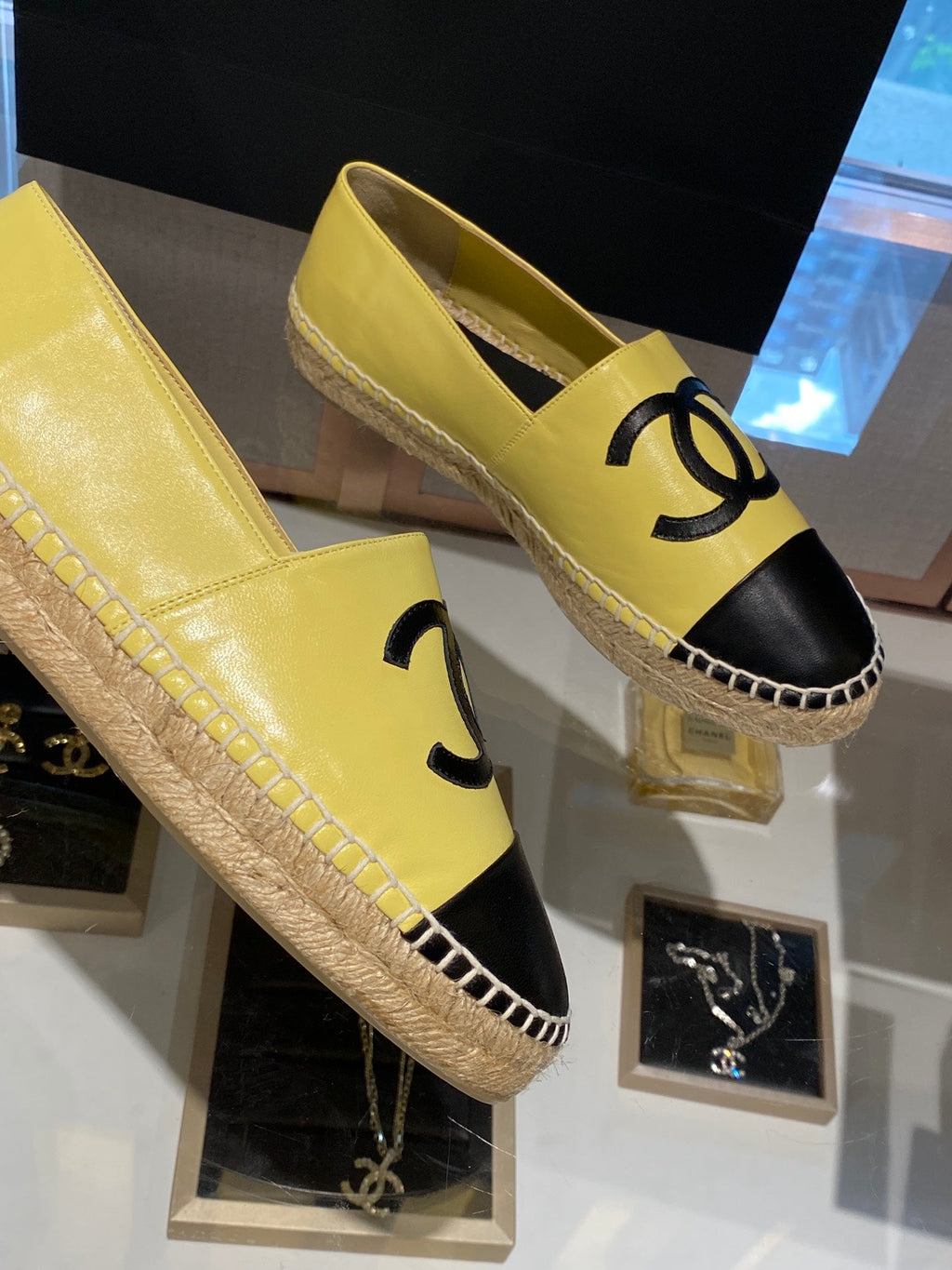 CHANEL ESPADRILLES YELLOW BLACK LAMBSKIN