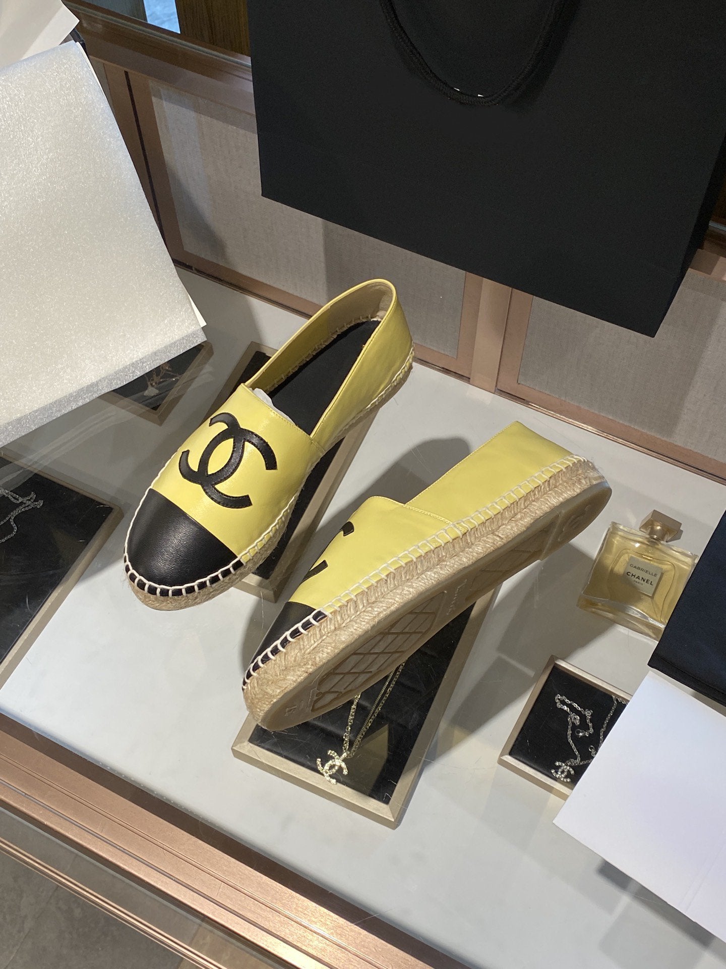 CHANEL ESPADRILLES YELLOW BLACK LAMBSKIN