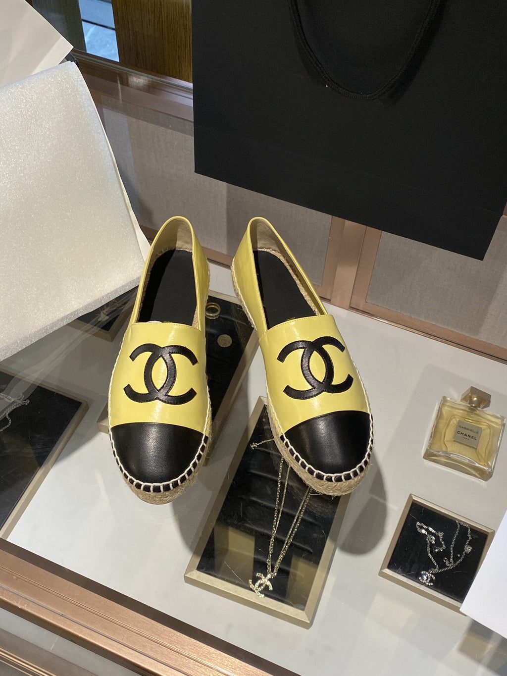 CHANEL ESPADRILLES YELLOW BLACK LAMBSKIN