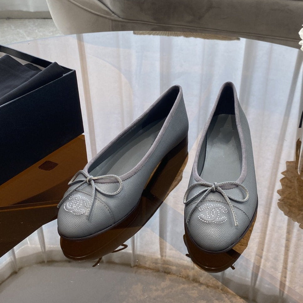 CHANEL BALLET FLATS GREY GRAINED CALFSKIN