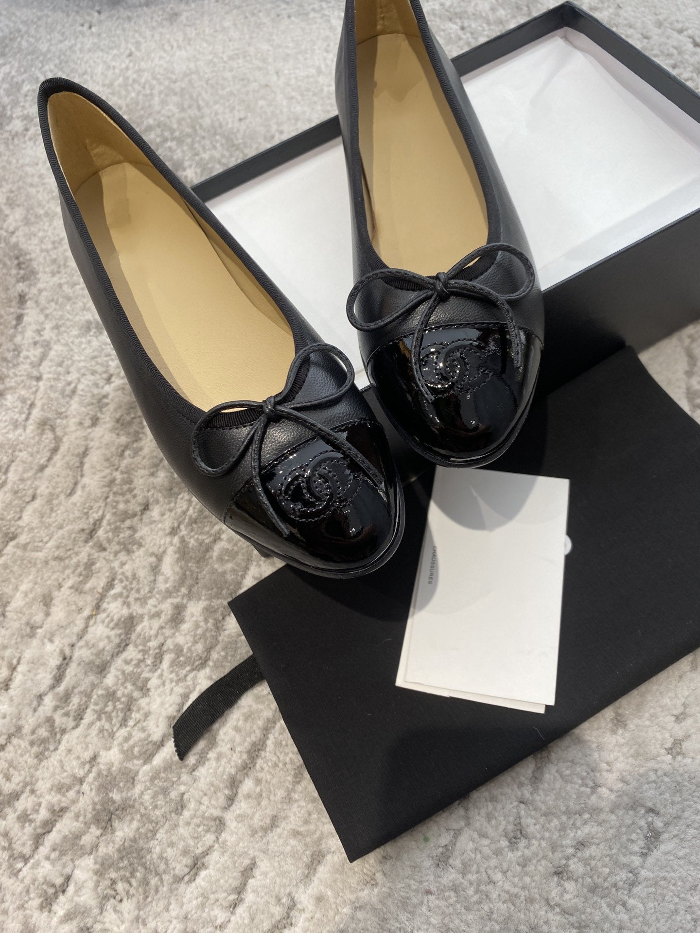 CHANEL BALLET FLATS BLACK BEIGE LAMBSKIN