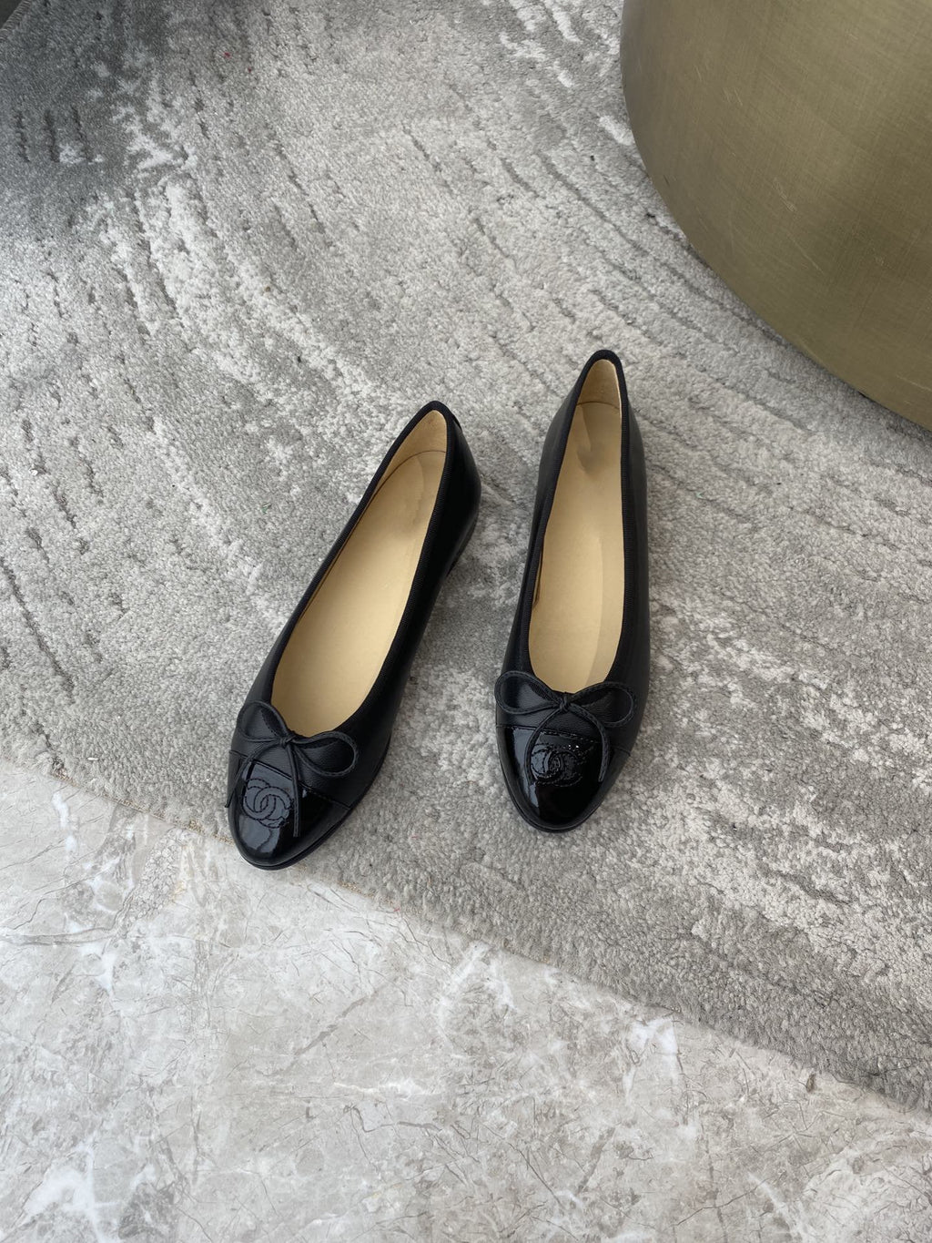 CHANEL BALLET FLATS BLACK BEIGE LAMBSKIN