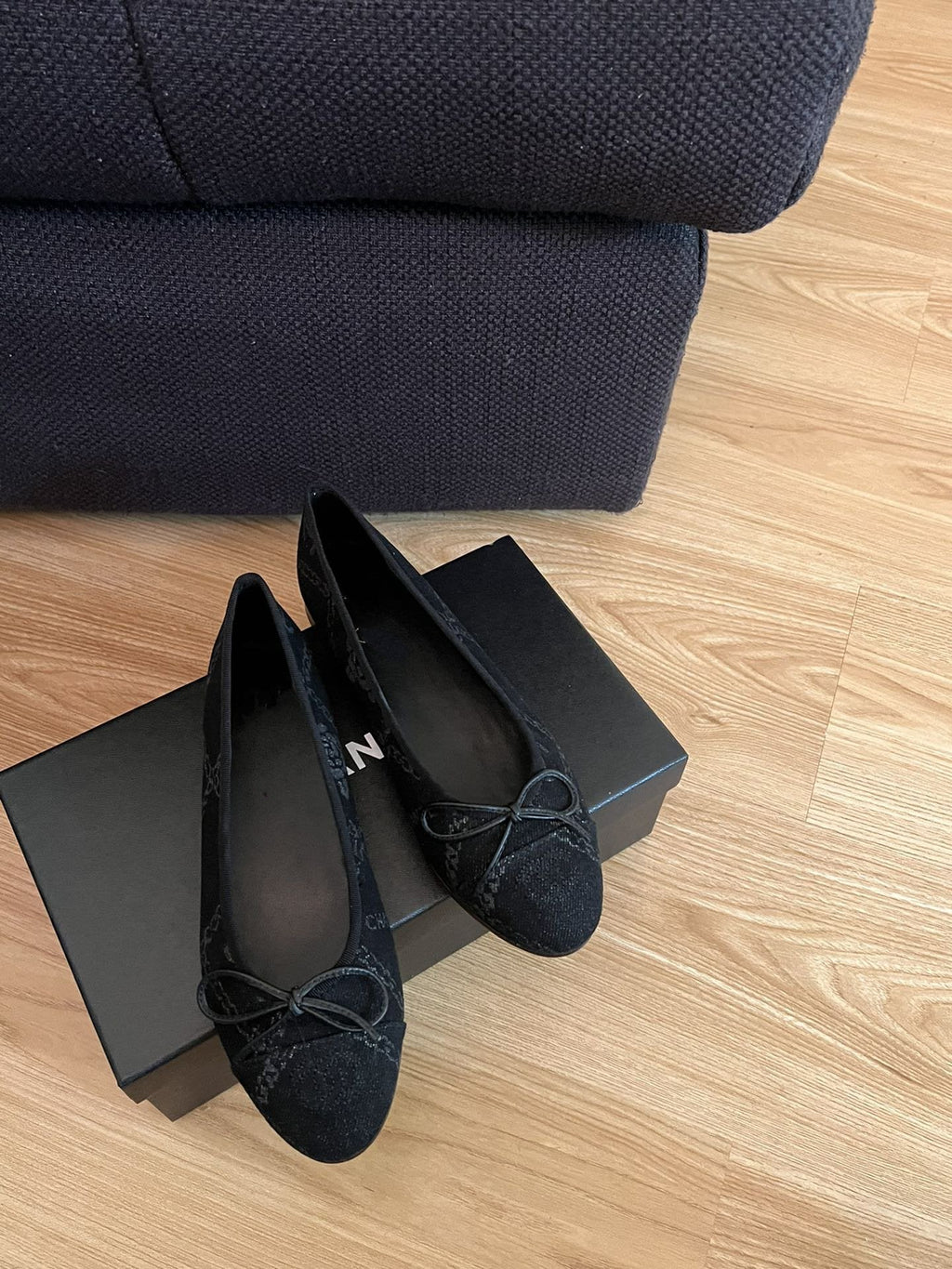 CHANEL ballet flats black denim