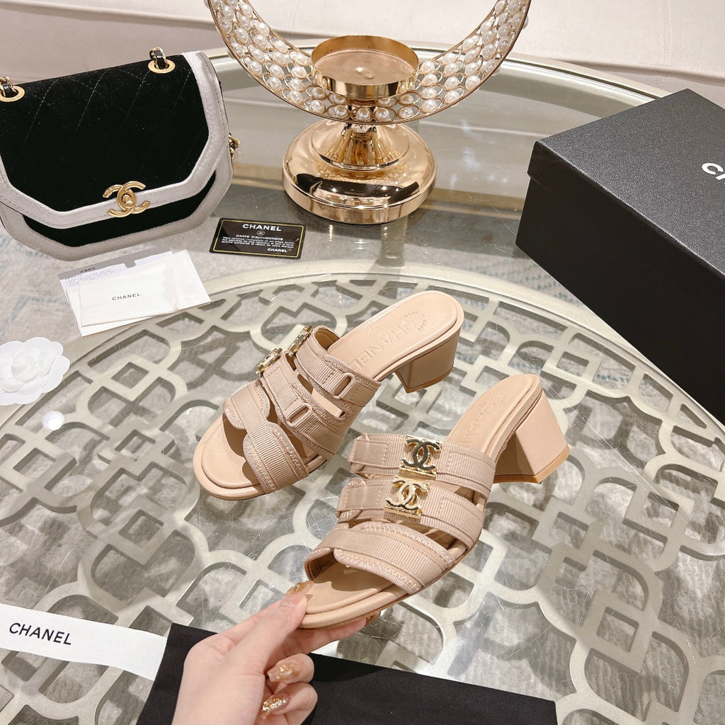 CHANEL Double C  Xiaoxiang Chain Fabric Head Chunky High Heel Cream Lambskin