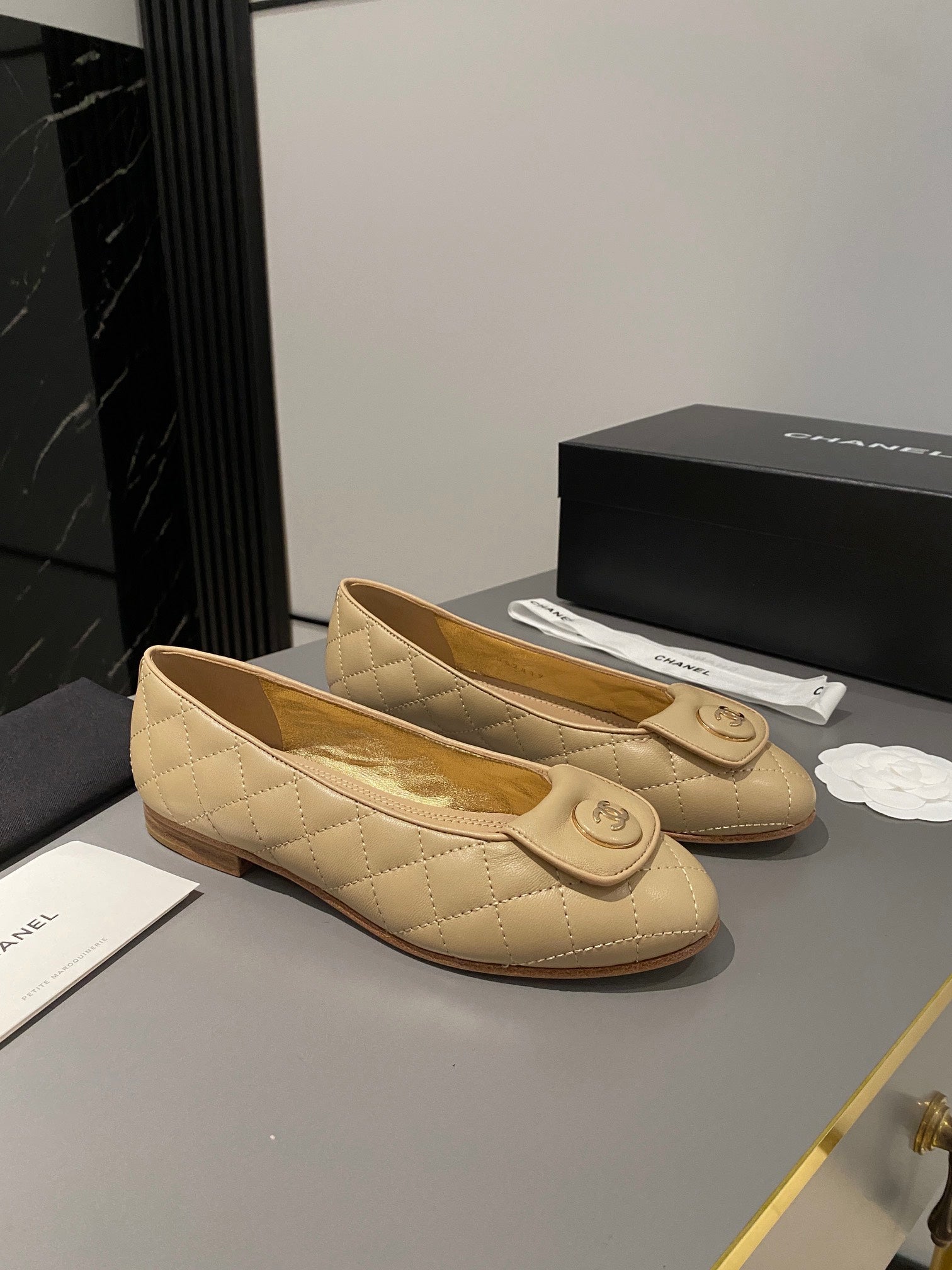 CHANEL BALLET FLAT BEIGE CREAM LAMBSKIN