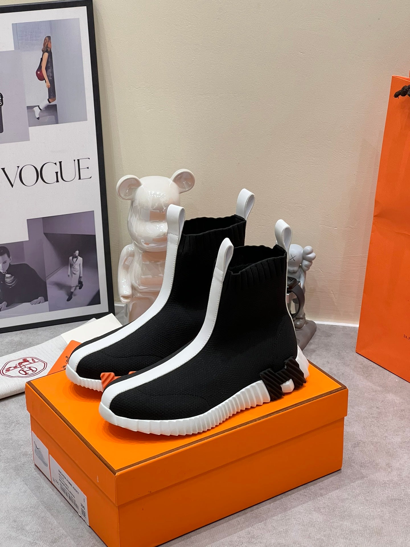 HERMES H FUN CLASSIC SNEAKER STYLISH BLACK AND WHITE LINE FABRIC