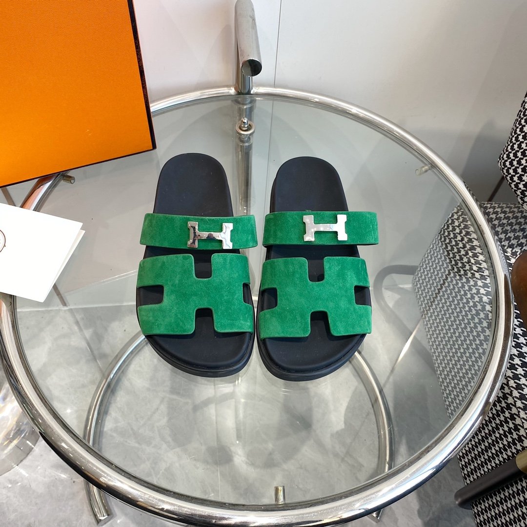 HERMES Chypre Sandal Green Suede