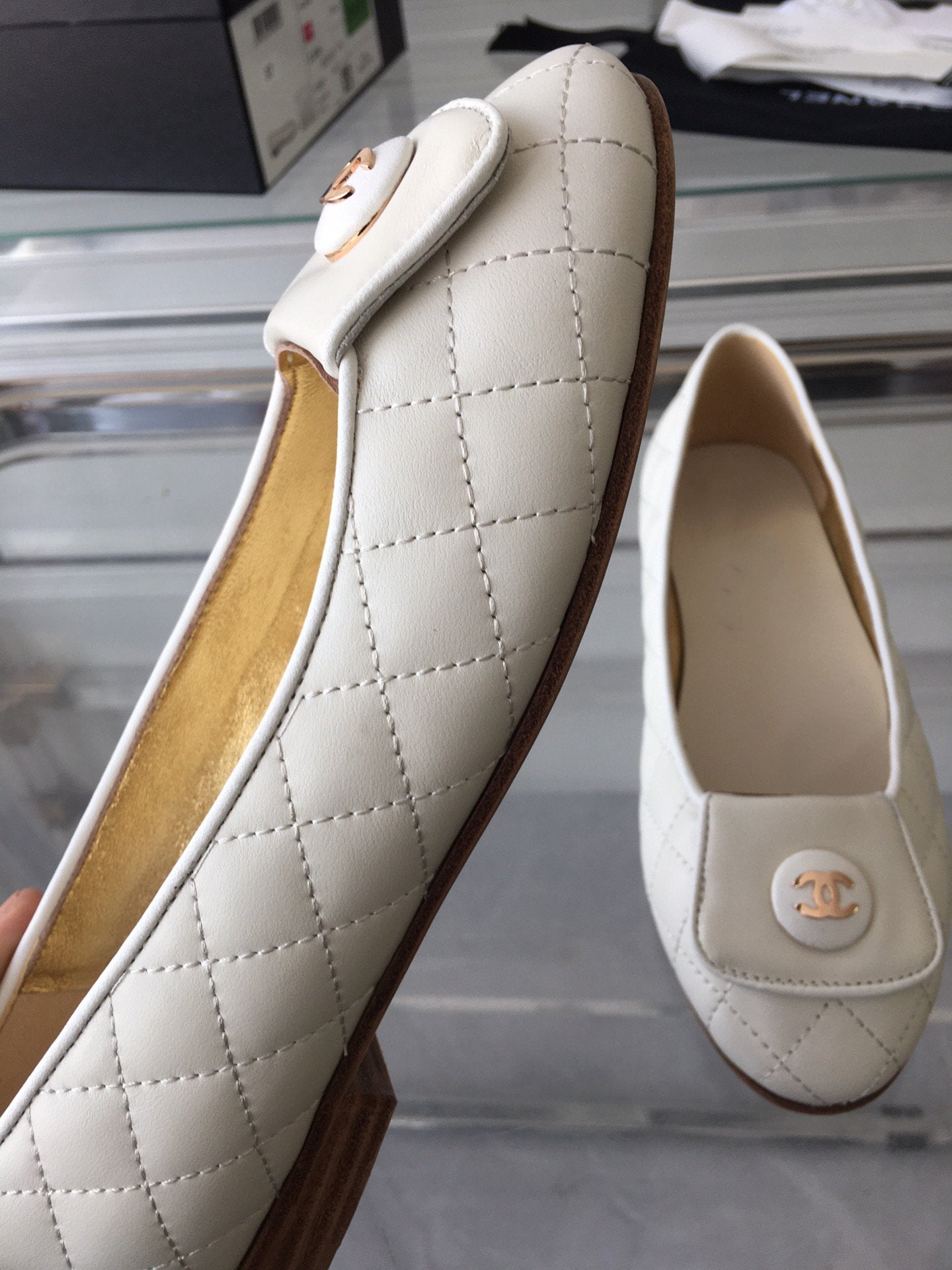 CHANEL ballet flat quilted white gold  lock