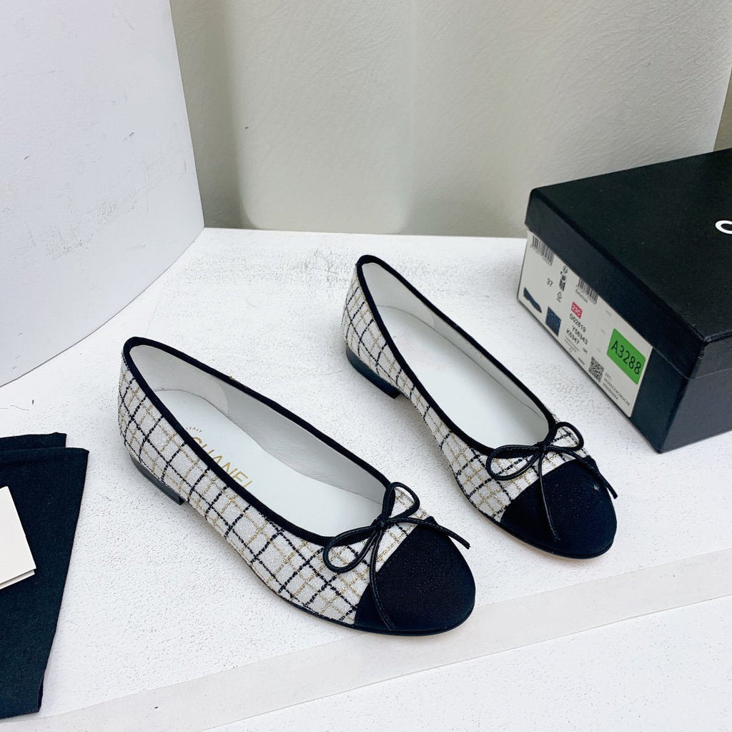 CHANEL ballet flat white black tweed grosgrain