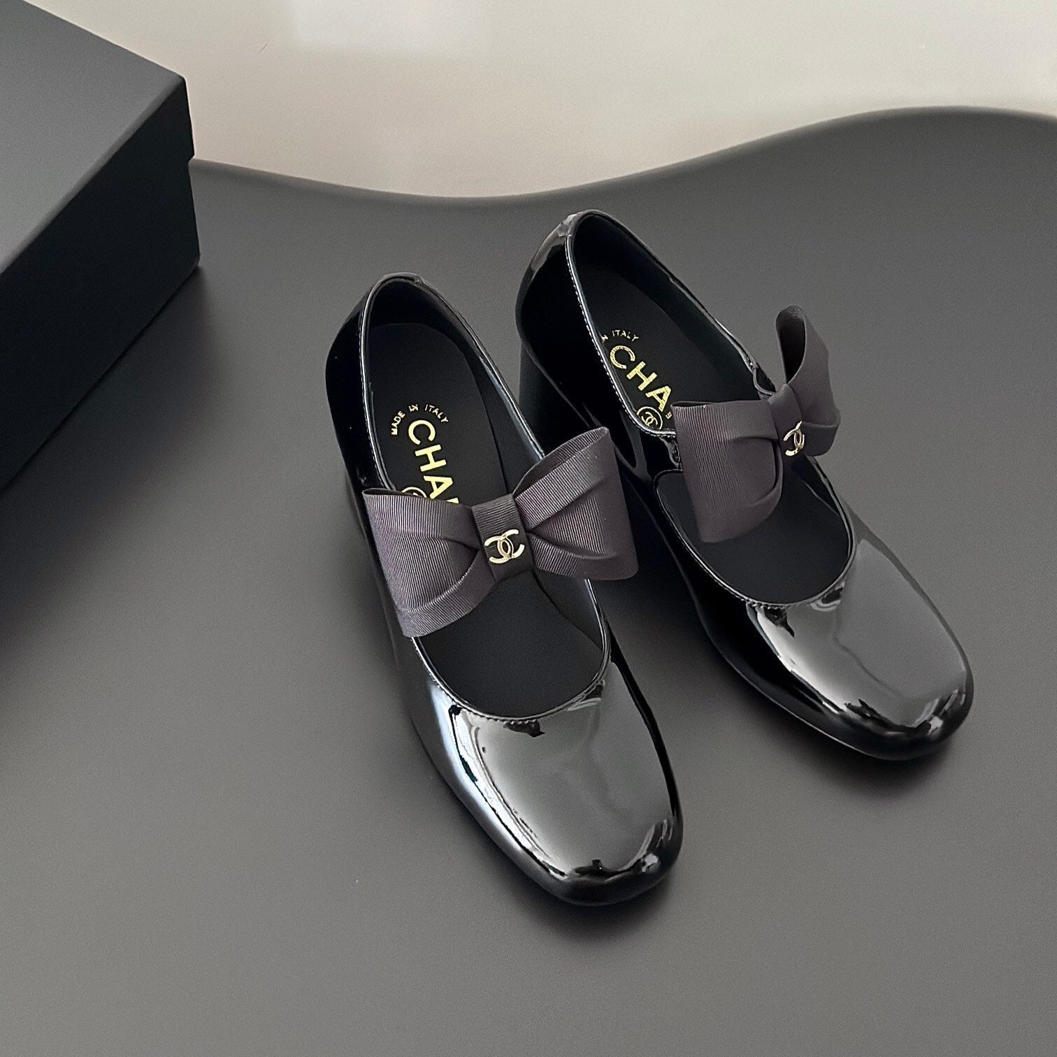 CHANEL MARY JANE PUMPS PATENT CALFSKIN GROSGRAIN BLACK