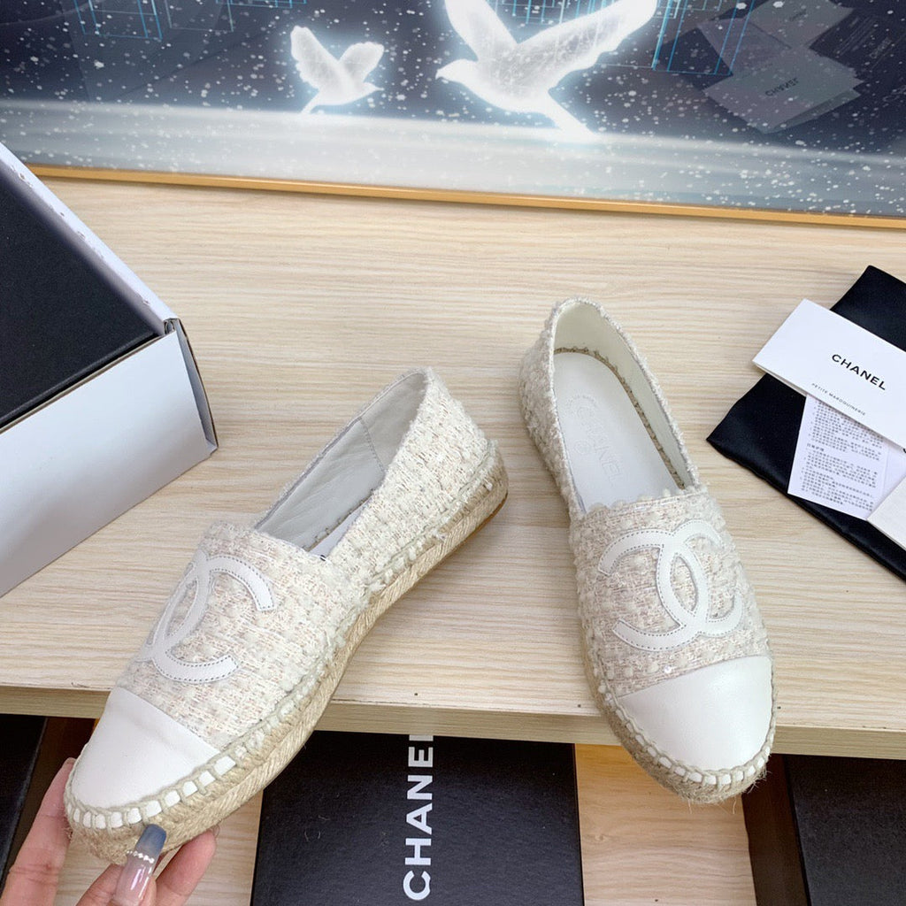 CHANEL ESPADRILLES FLAT SHOES IN BEIGE TWEED AND LEATHER