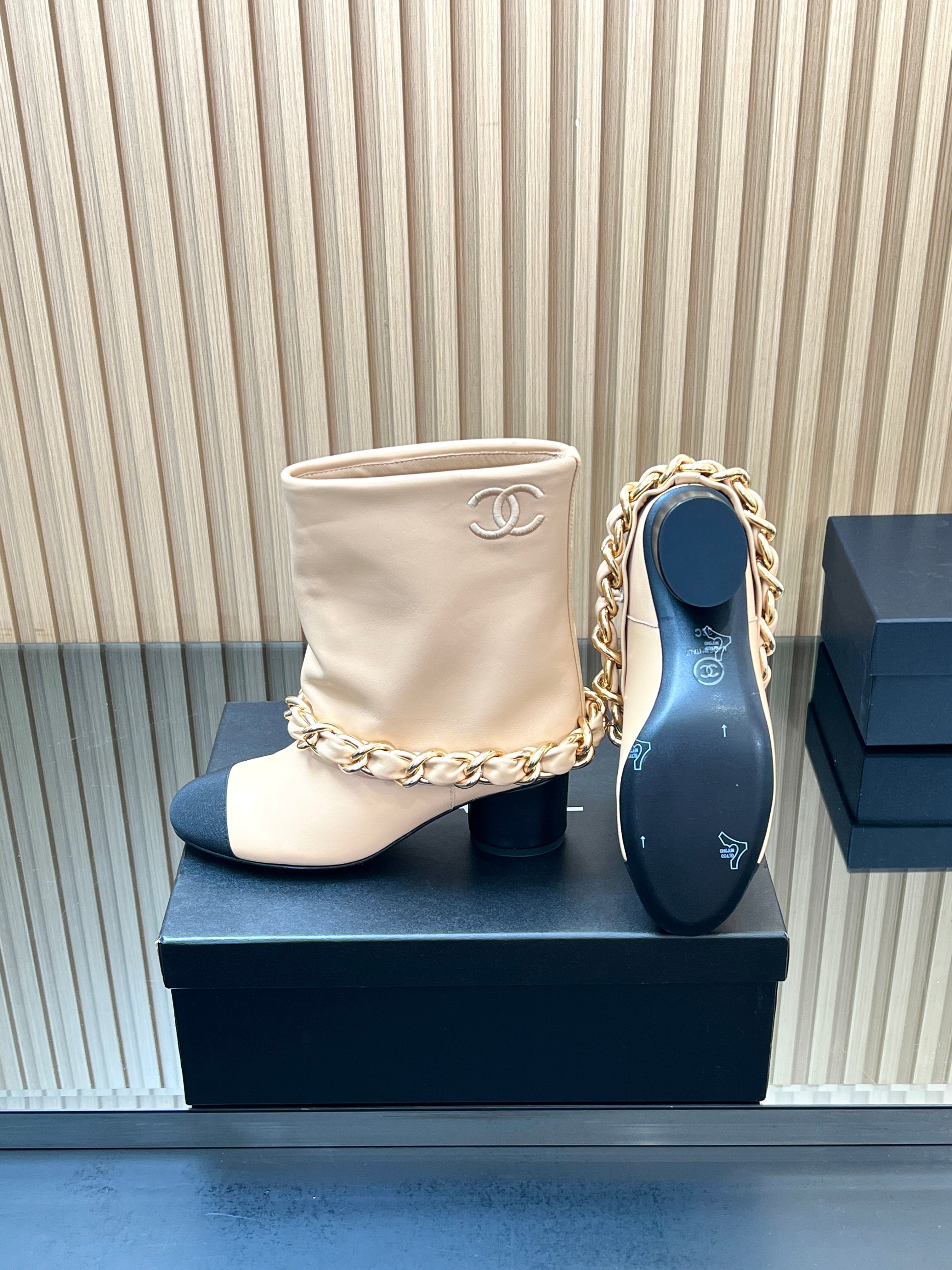 CHANEL 25S LOW BOOTS 65MM IN BEIGE CALFSKIN GOLD HARDWARE
