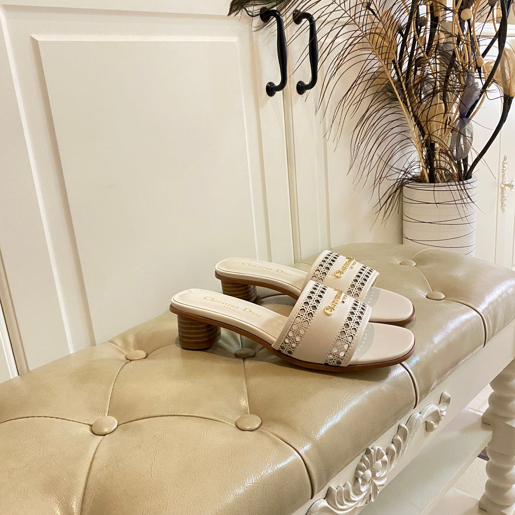 DIOR DWAY HEELED SLIDE IN WHITE CALFSKIN WITH GOLD LOGO