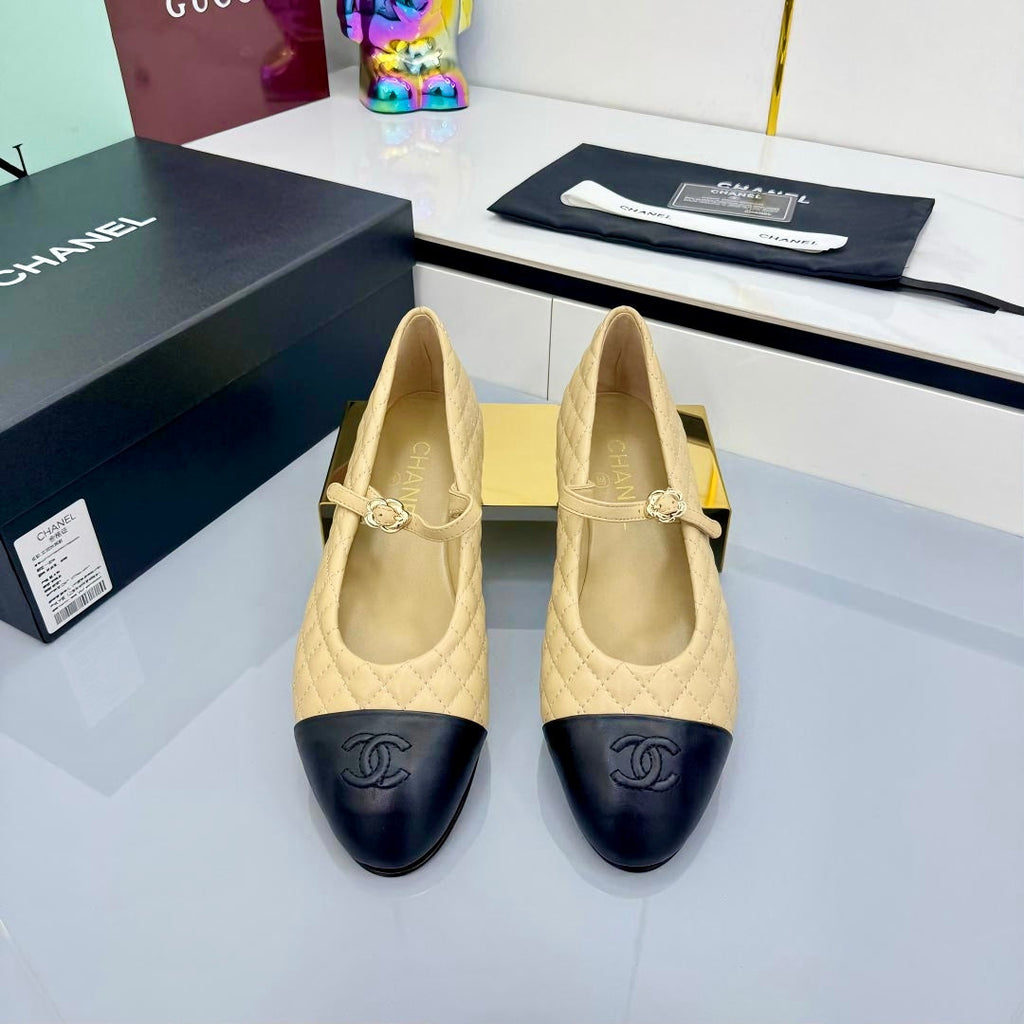 CHANEL MARY JANE FLAT 25S IN BEIGE LAMBSKIN EMBOSSED LOGO