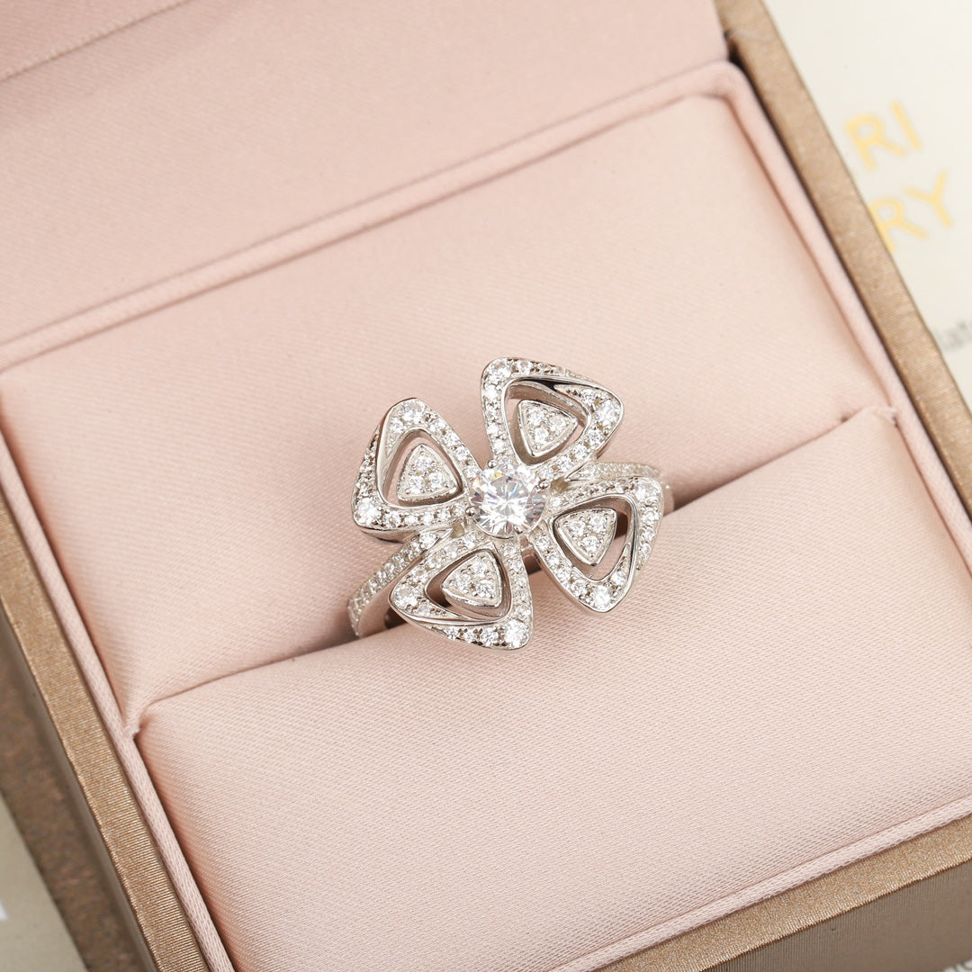 18K BVLGARI Fiorever Ring