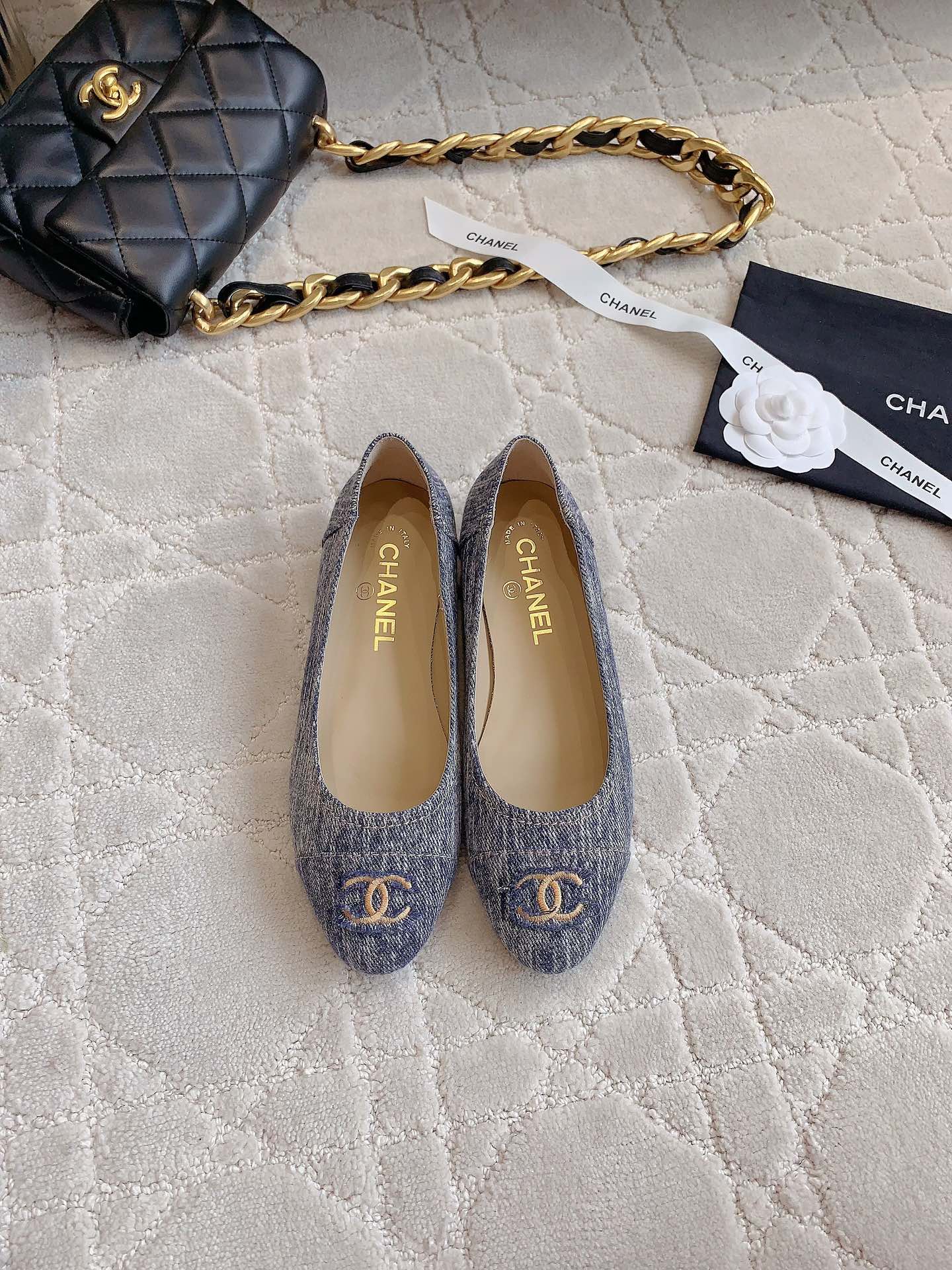 CHANEL BALLET FLATS IN PIGEON BLUE DENIM