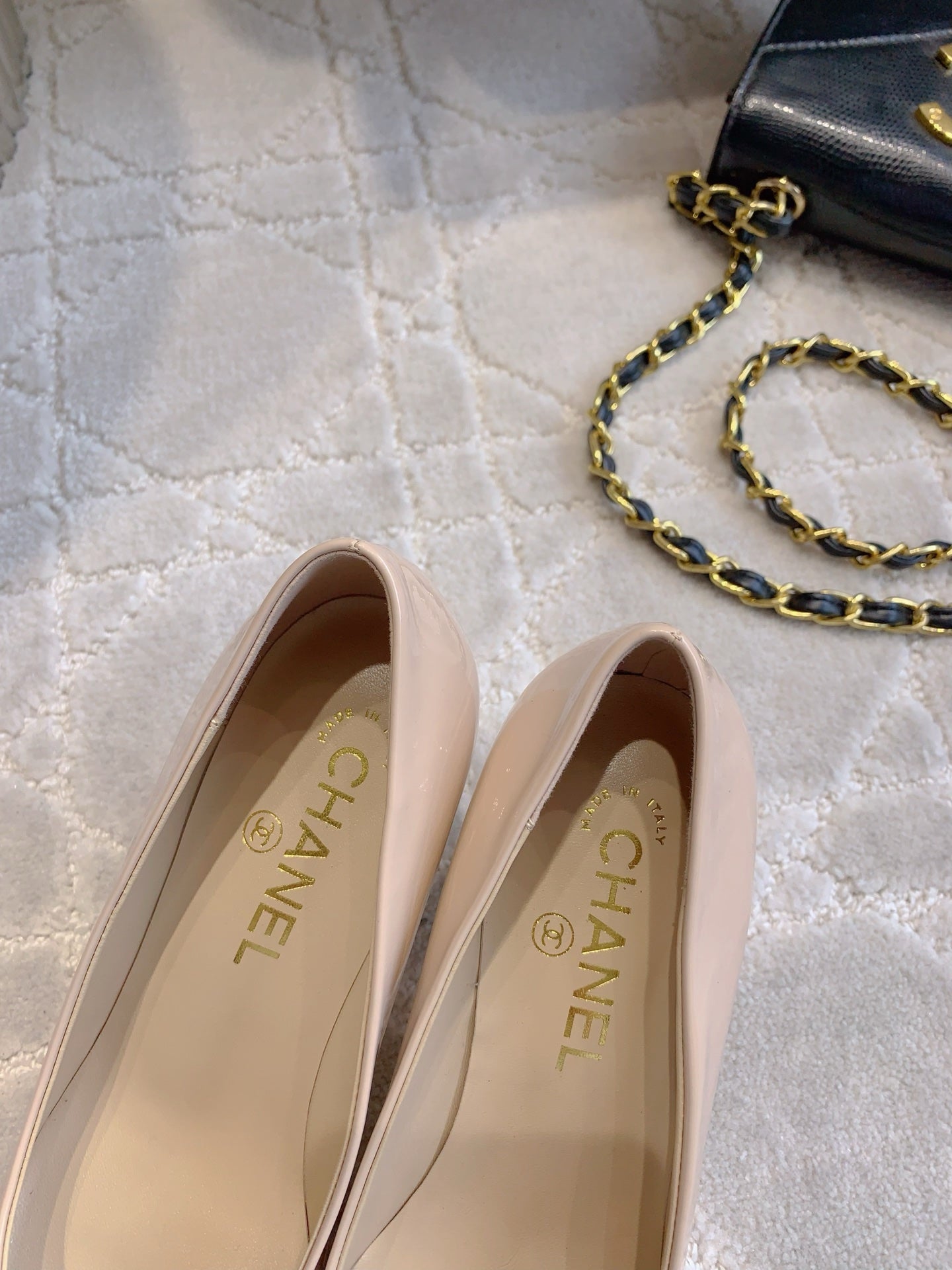 CHANEL HIGH PUMP 65 MM IN BEIGE CREAM PATENT CALFSKIN