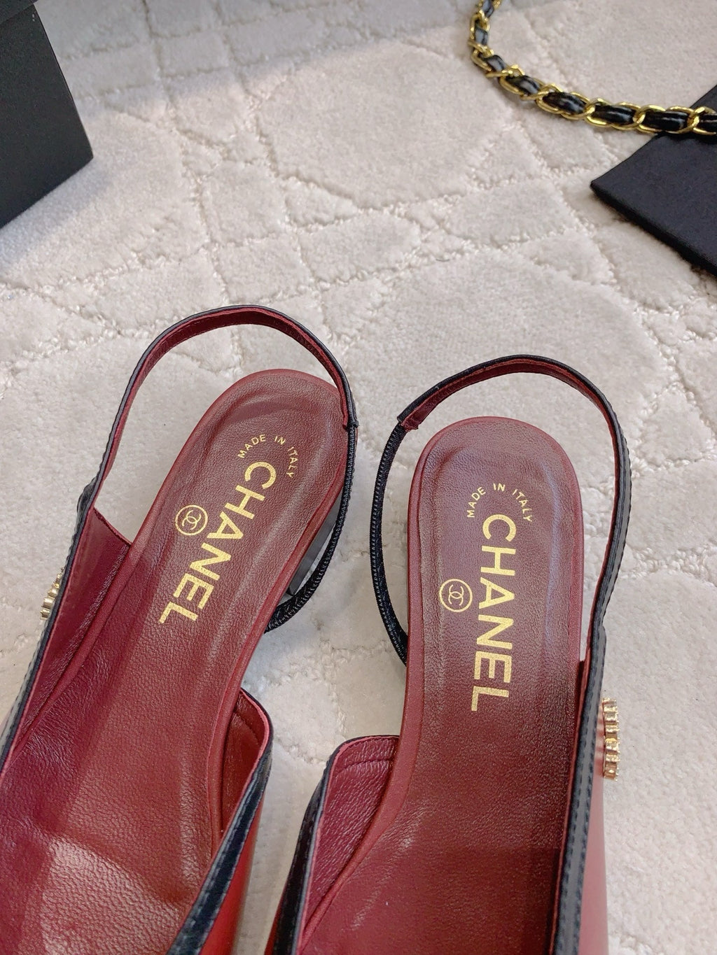 CHANEL 25S SLINGBACK IN BLACK AND ROSEWOOD CALFSKIN GOLD HARDWARE