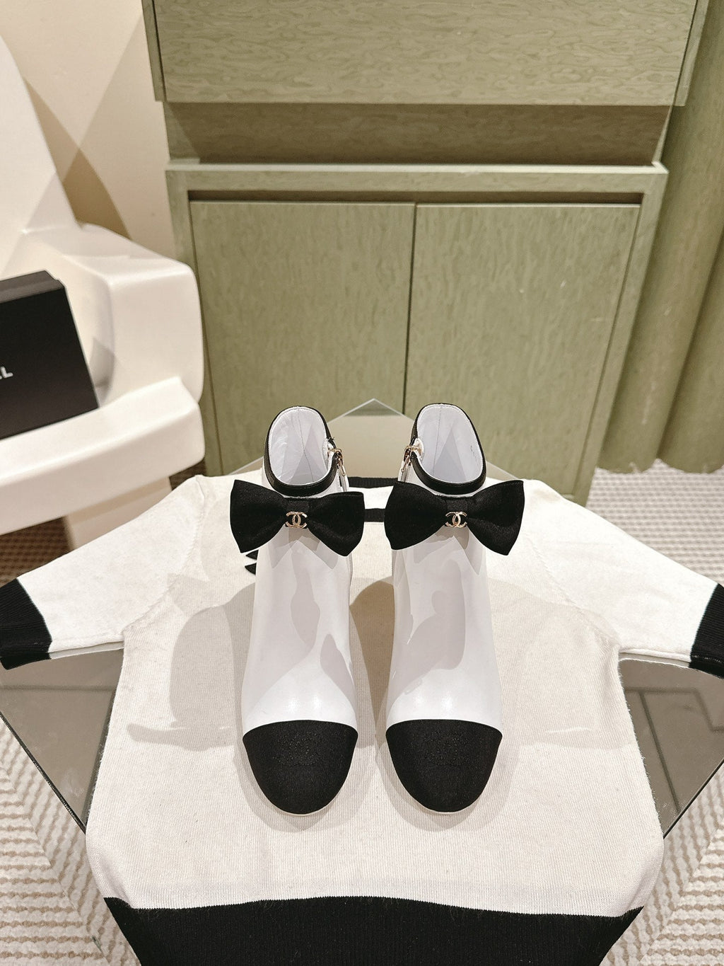 CHANEL SHORT BOOST WHITE PURE LAMBSKIN