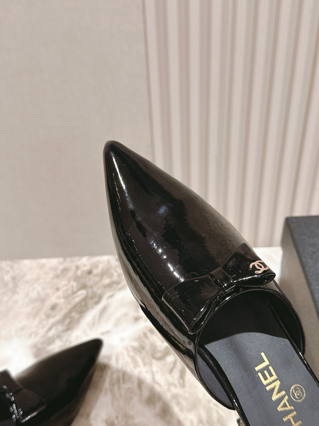 CHANEL FLAT MULES 25S IN BLACK PATENT LEATHER