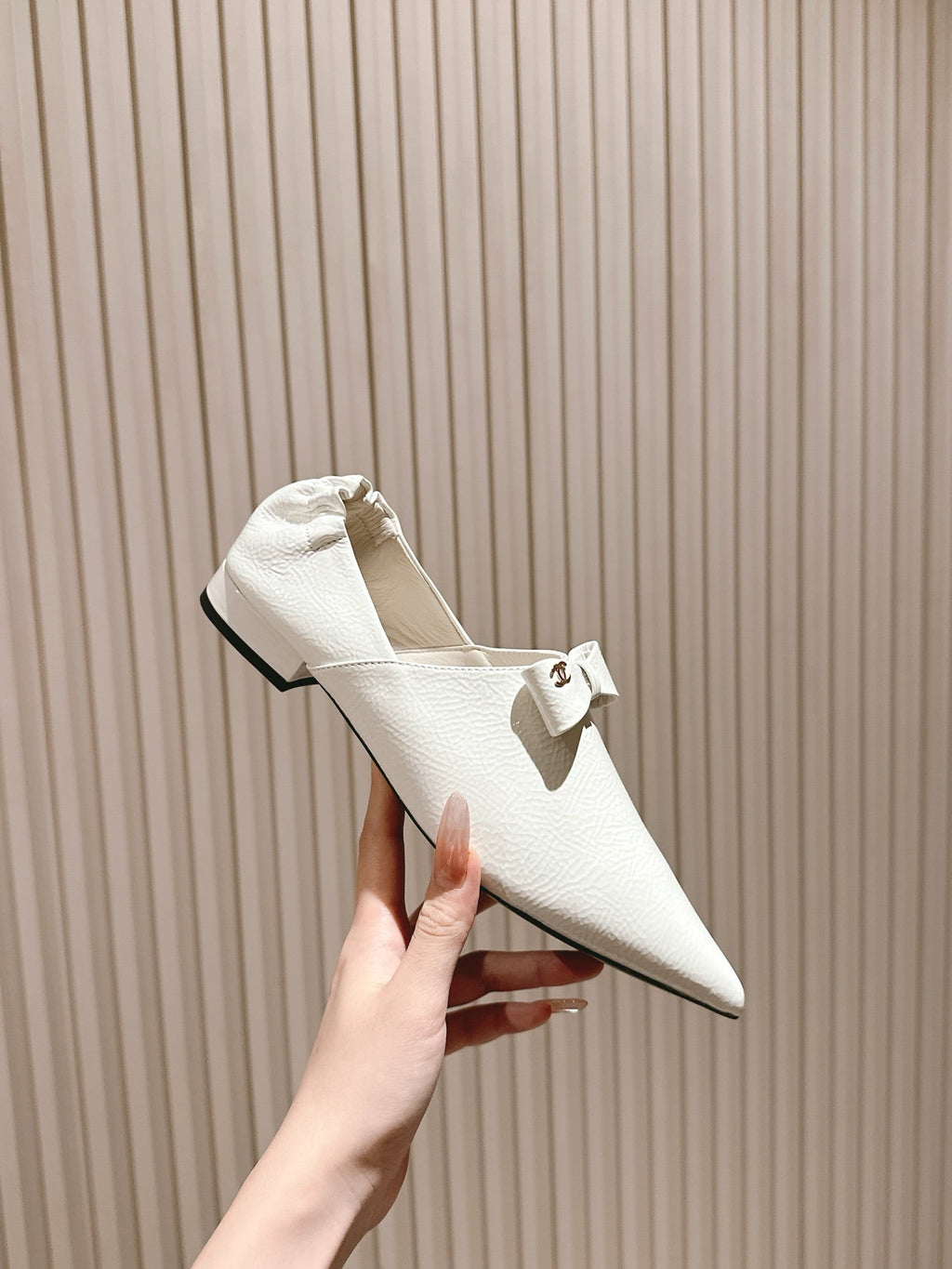 CHANEL FLATS 25S IN WHITE PATENT LEATHER