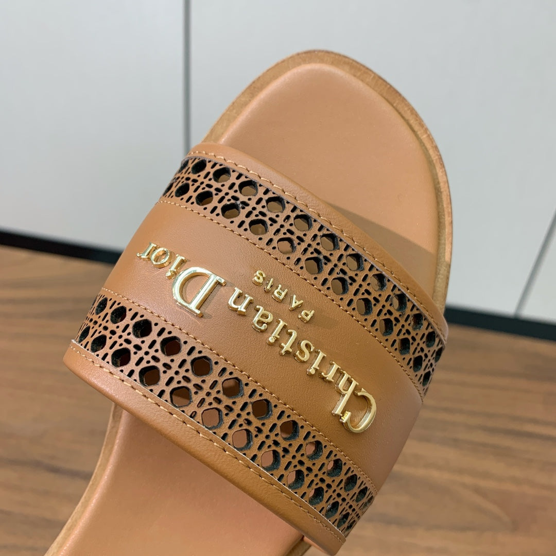DIOR DWAY CIDER BROWN CALFSKIN AND GOLD LOGO