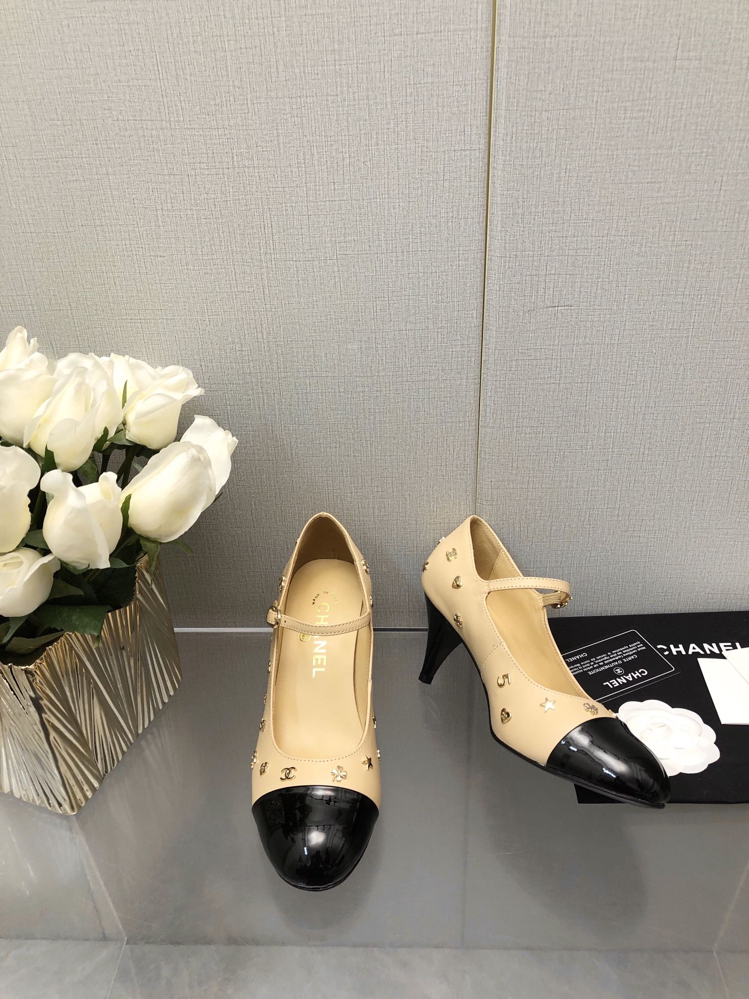 CHANEL MARY JANE BEIGE CREAM MIX BLACK LAMBSKIN ATTACH METAL