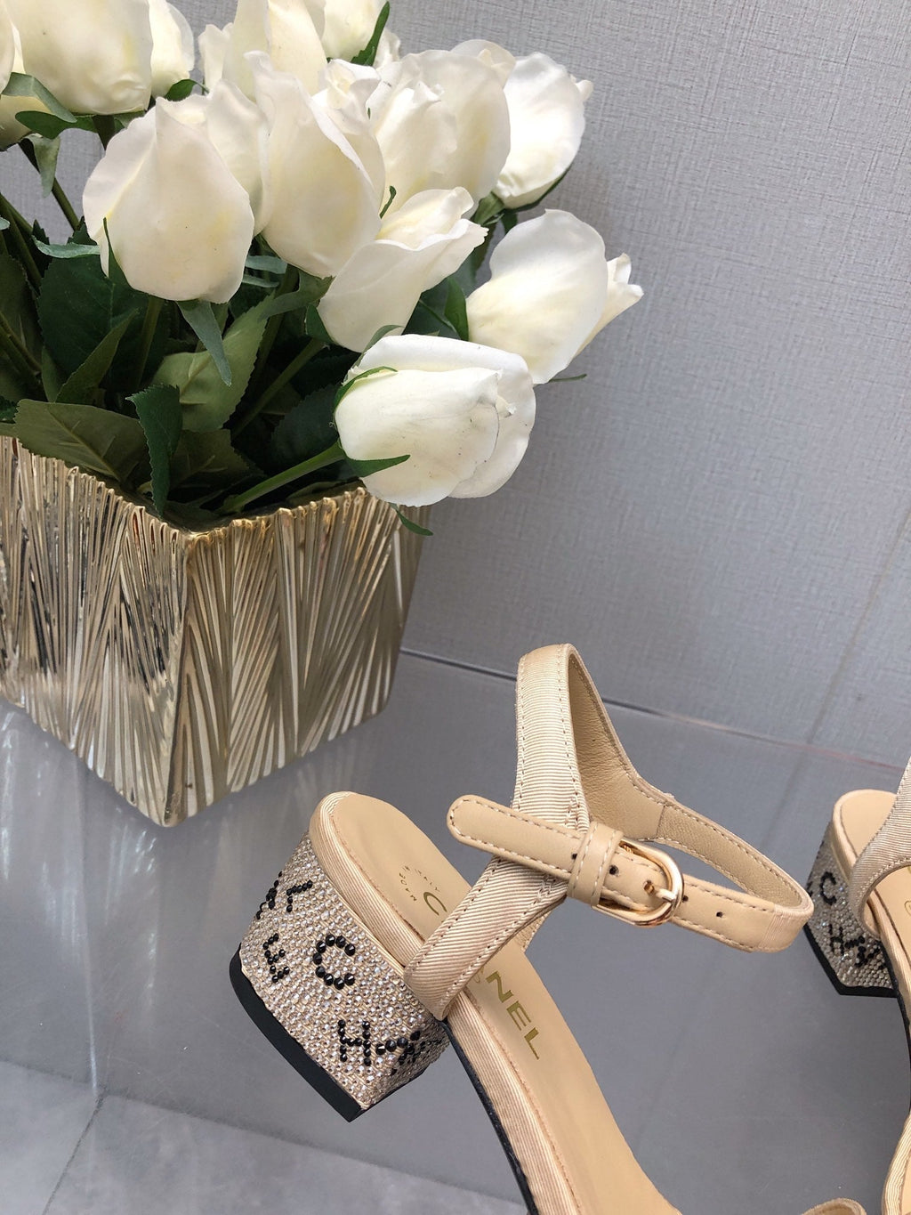 CHANEL BLOCK HEEL WITH CRYSTAL 5 CM SANDAL IN SAND BROWN FABRIC