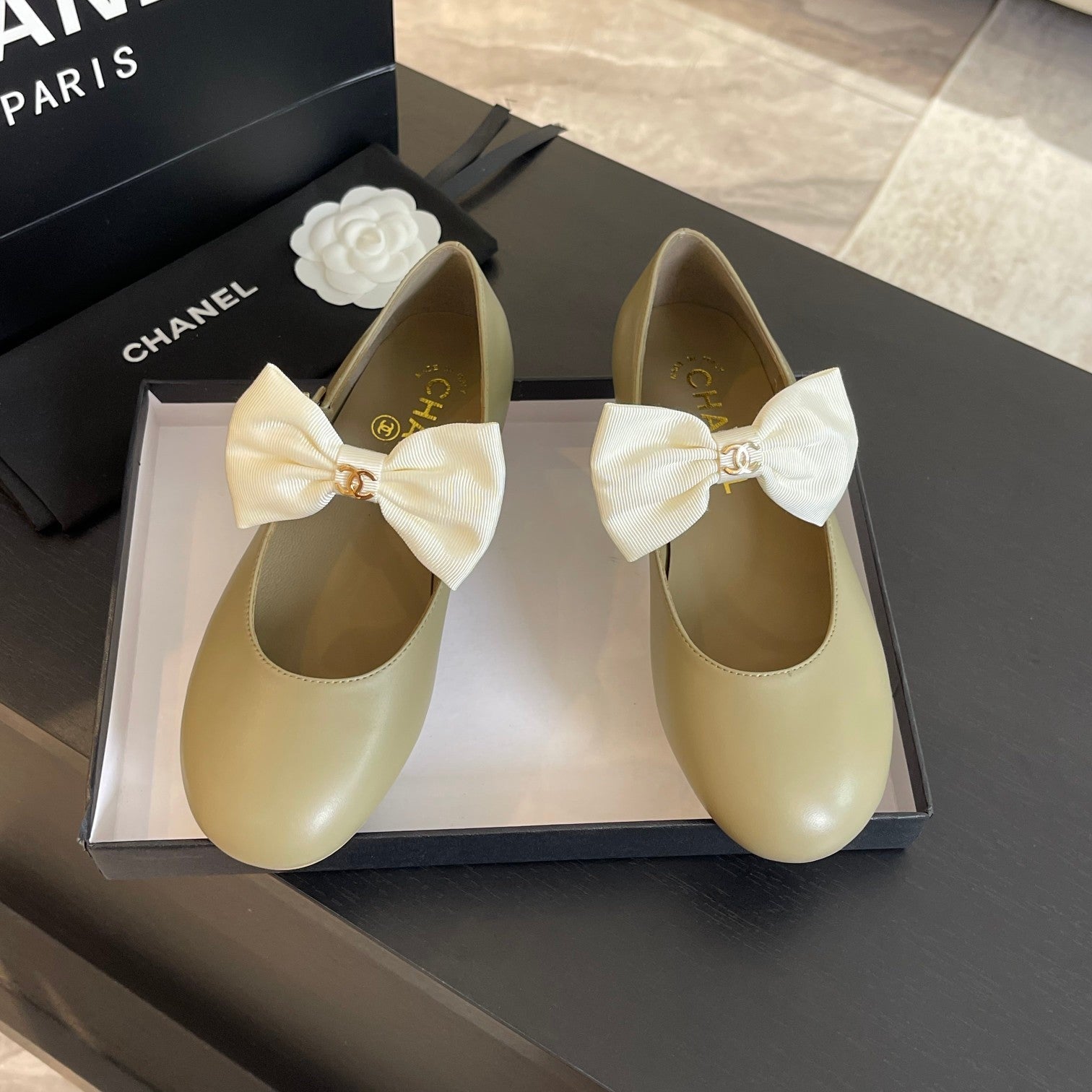 CHANEL BALLET FLAT ECRU BEIGE LAMBSKIN WITH WHITE BOW