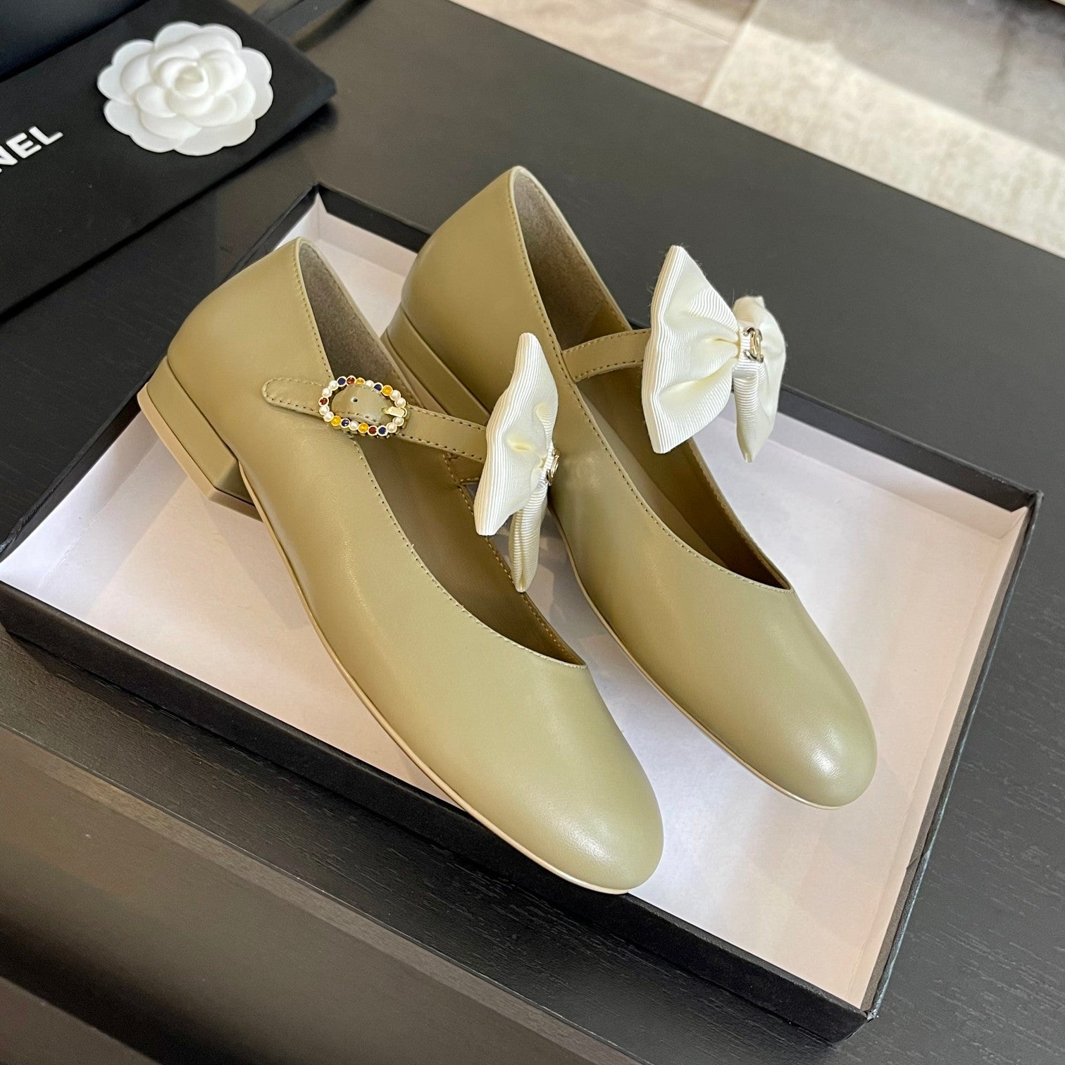 CHANEL BALLET FLAT ECRU BEIGE LAMBSKIN WITH WHITE BOW