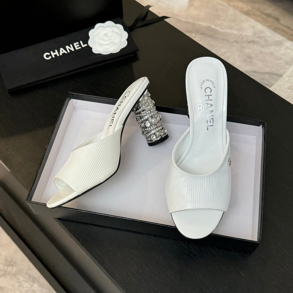 CHANEL T-STRAP PEARL HEEL 85 MM SANDALS IN WHITE LAMBSKIN MULE