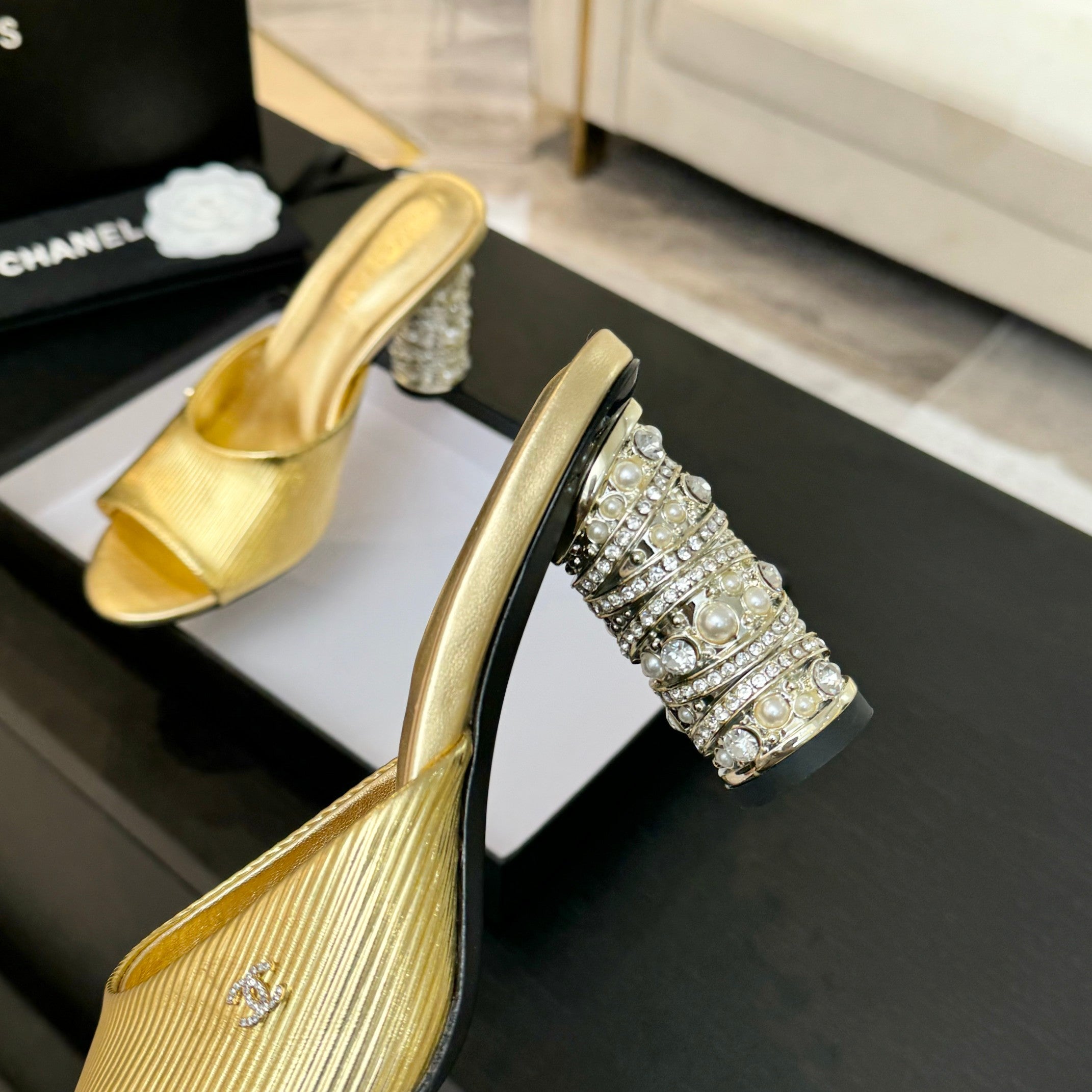 CHANEL T-STRAP PEARL HEEL 85 MM SANDALS IN GOLD LAMBSKIN MULE