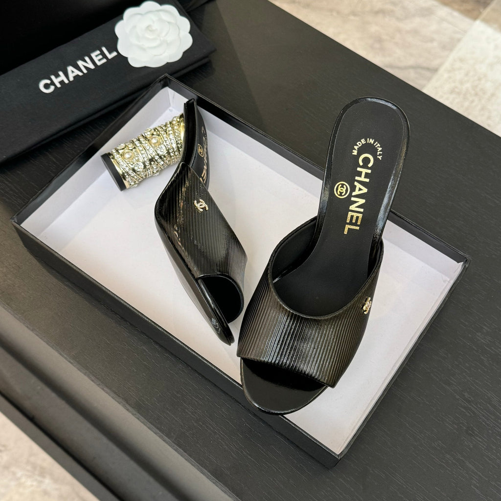 CHANEL T-STRAP PEARL HEEL 85 MM SANDALS IN BLACK LAMBSKIN MULE