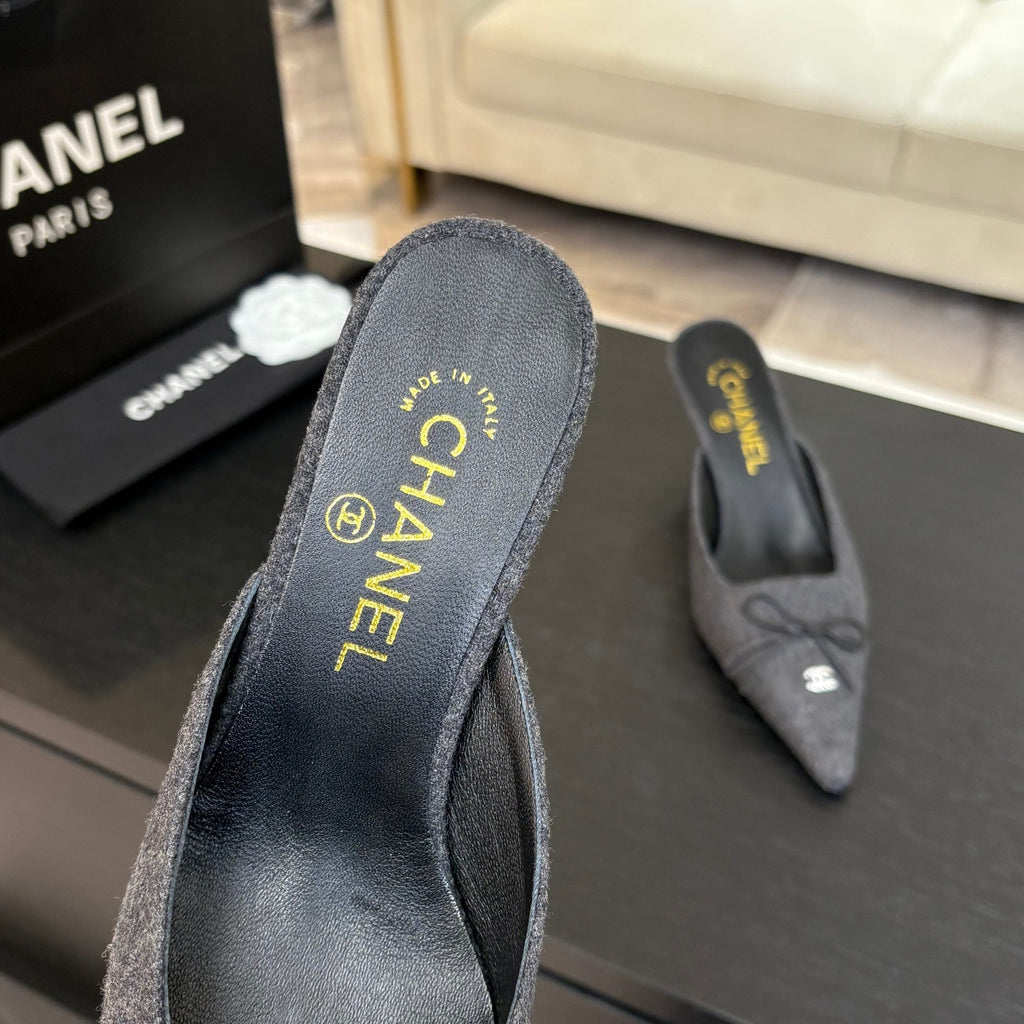 CHANEL HIGH HEEL MULE 65 MM IN MOUSE GRAY FELT COTH