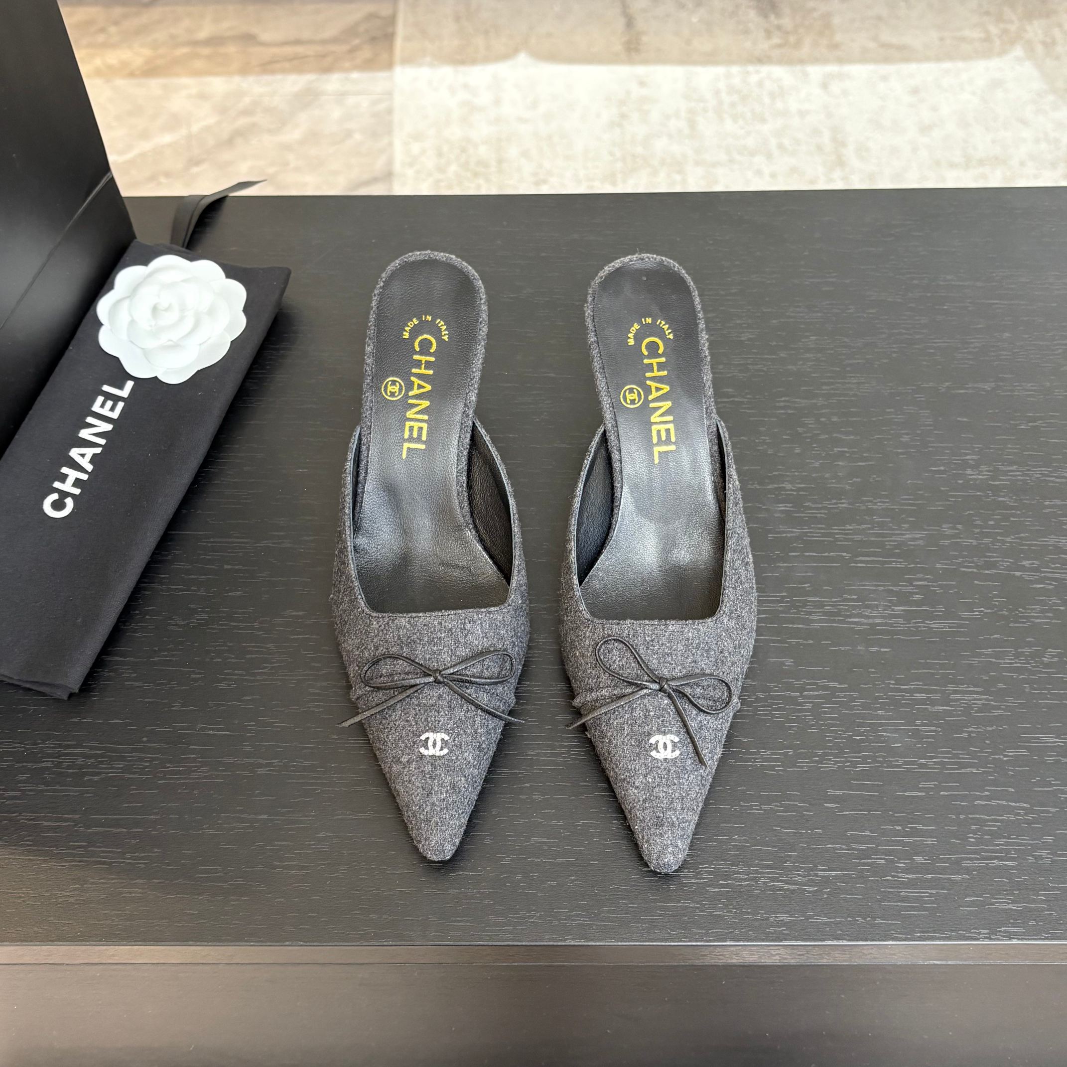CHANEL HIGH HEEL MULE 65 MM IN MOUSE GRAY FELT COTH