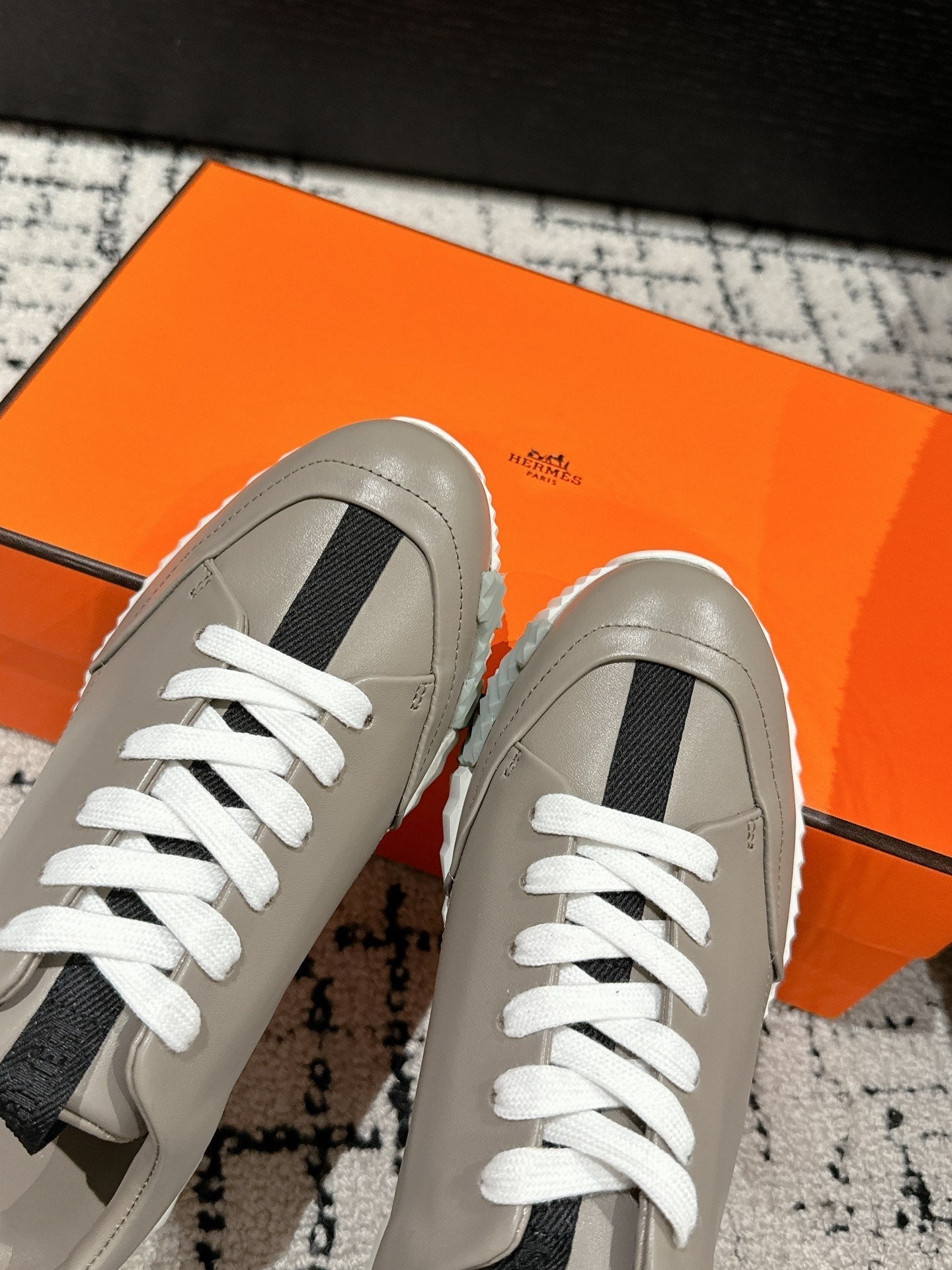 HERMES BOUNCING SNEAKER IN KHAKI BEIGE CALFSKIN