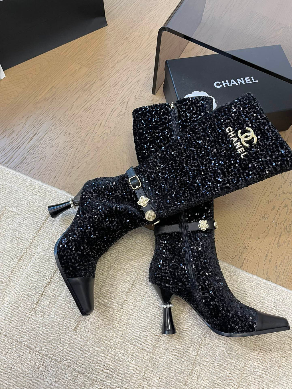CHANEL KNEE HIGH BOOTS IN BLACK CALFSKIN AND SEQUINS