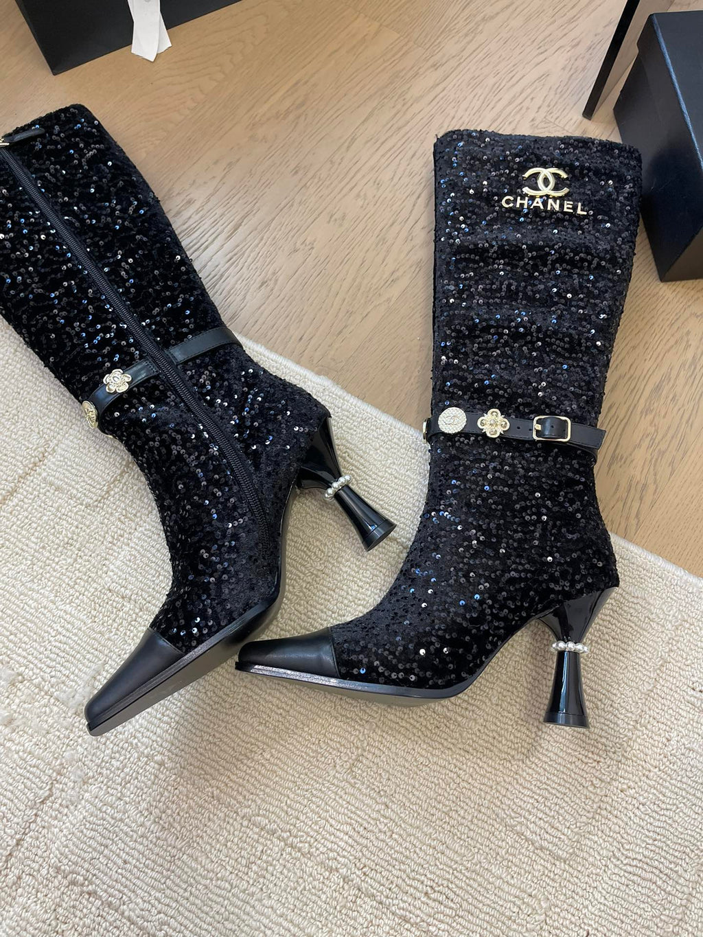 CHANEL KNEE HIGH BOOTS IN BLACK CALFSKIN AND SEQUINS