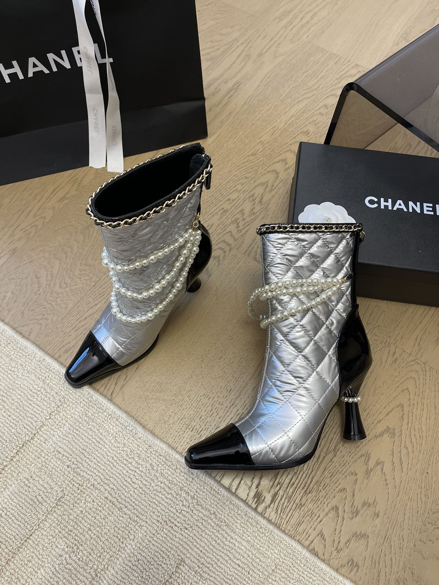 CHANEL HIGH HEELS 8CM BOOTS IN SILVER MIX BLACK CALFSKIN WITH PEARL CHAIN