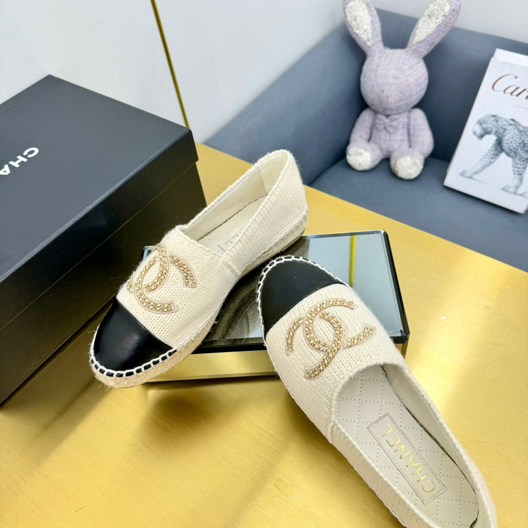 CHANEL ESPADRILLES PLATFORM 25S IN CREAM WHITE KNITTED WOOL AND BLACK LAMBSKIN