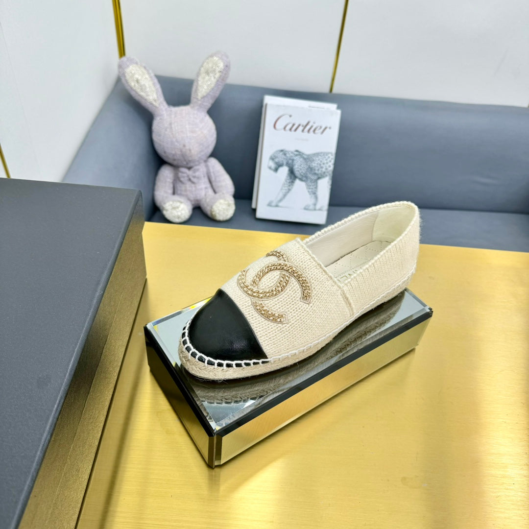 CHANEL ESPADRILLES PLATFORM 25S IN CREAM WHITE KNITTED WOOL AND BLACK LAMBSKIN