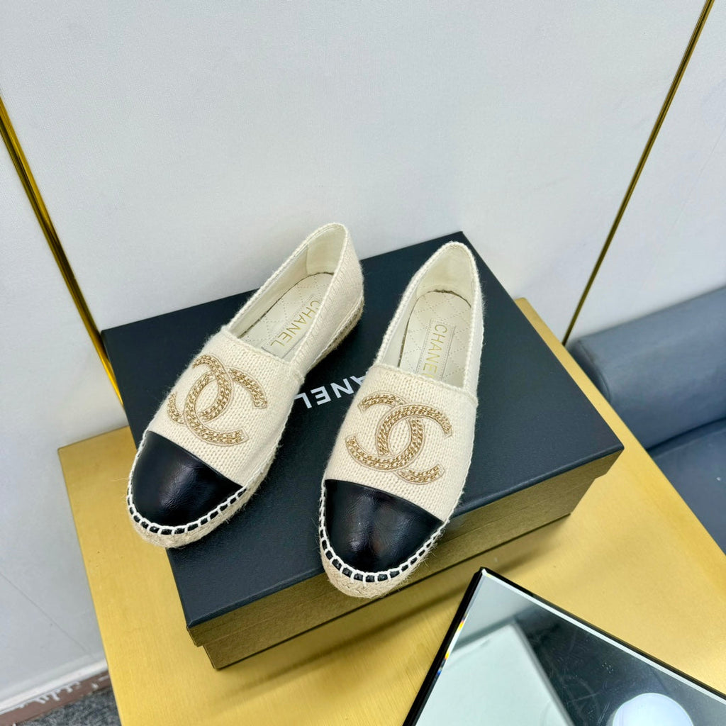 CHANEL ESPADRILLES PLATFORM 25S IN CREAM WHITE KNITTED WOOL AND BLACK LAMBSKIN