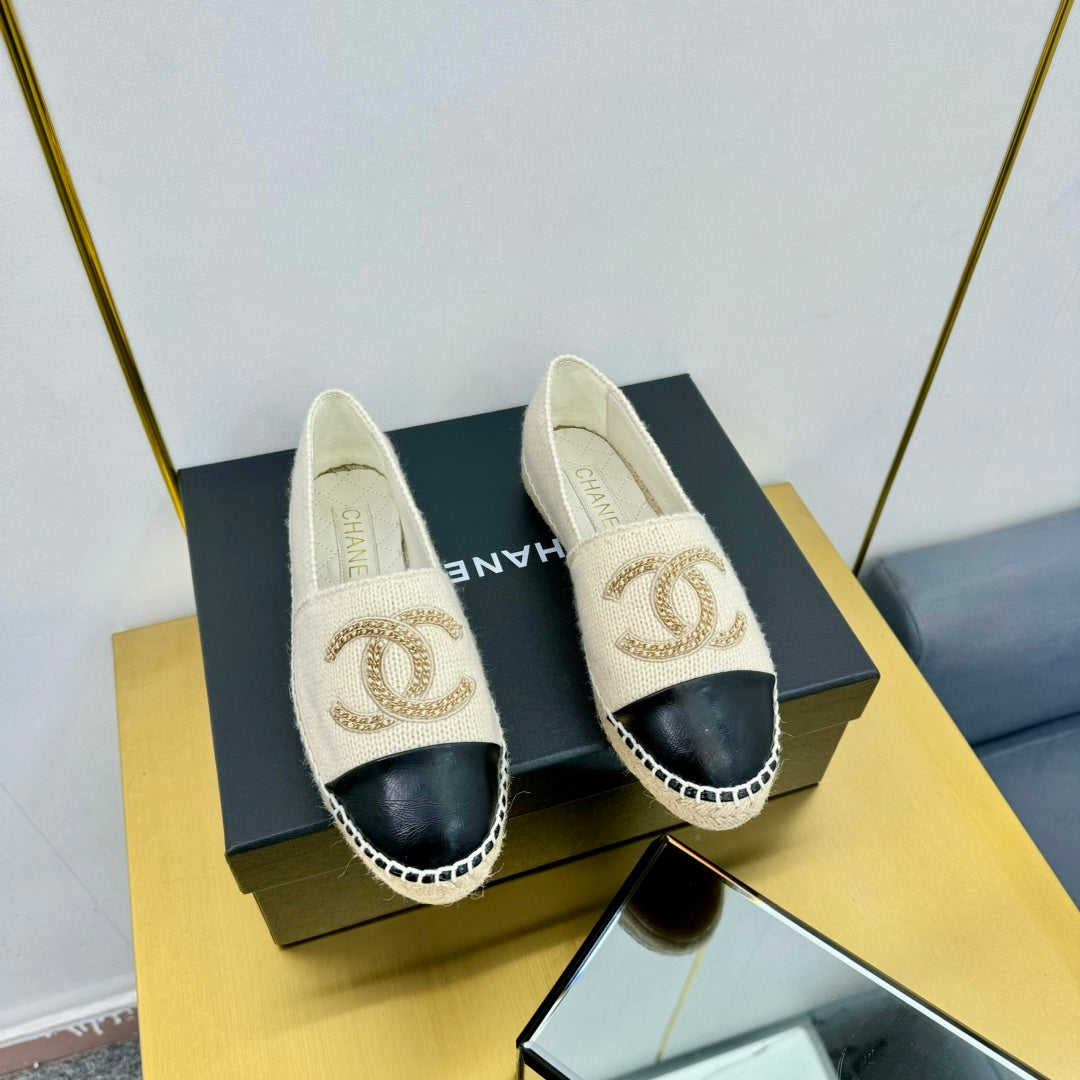 CHANEL ESPADRILLES PLATFORM 25S IN CREAM WHITE KNITTED WOOL AND BLACK LAMBSKIN