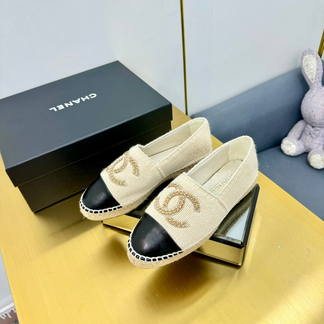 CHANEL ESPADRILLES PLATFORM 25S IN CREAM WHITE KNITTED WOOL AND BLACK LAMBSKIN