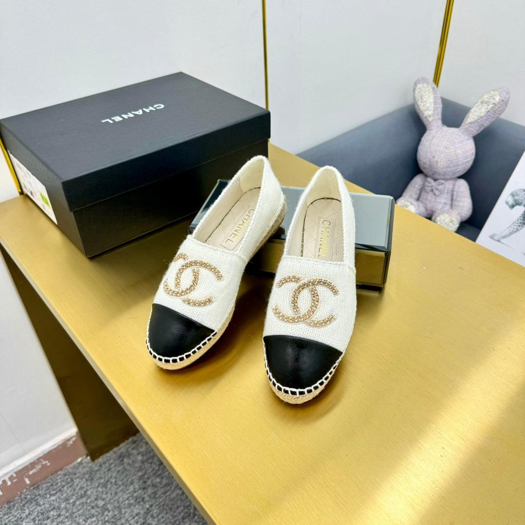 CHANEL ESPADRILLES PLATFORM 25S IN WHITE KNITTED WOOL AND BLACK LAMBSKIN