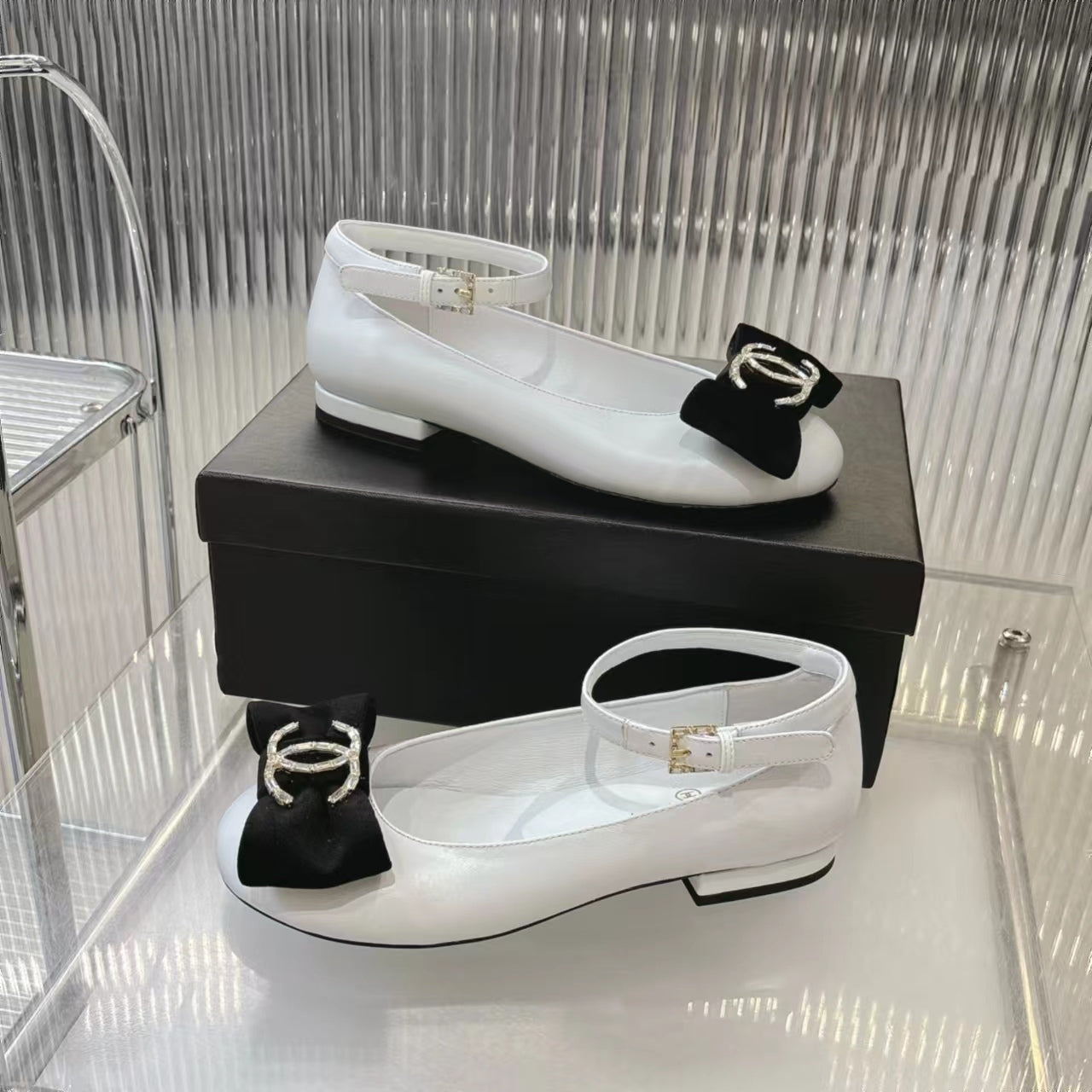 CHANEL BOW MARY JANE SHOES IN WHITE LAMBSKIN