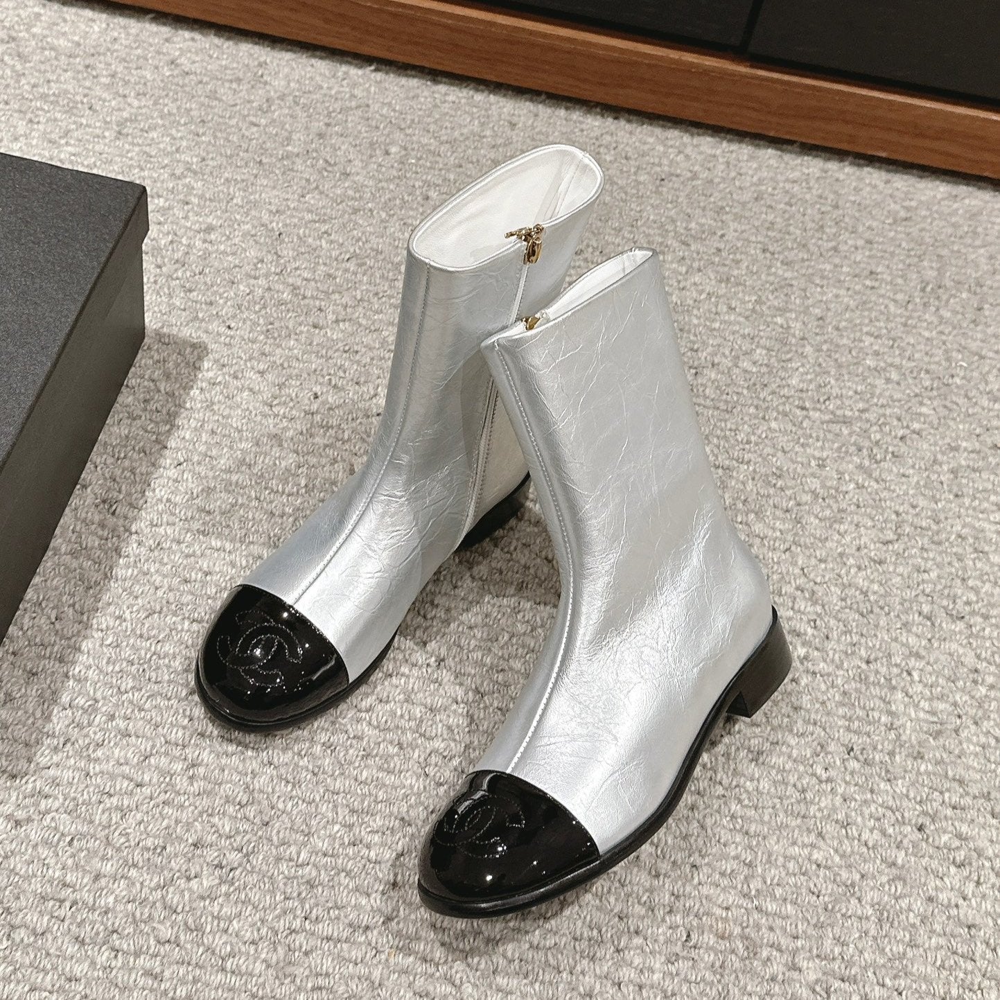 CHANEL SHORT BOOTS IN SILVER MIX BLACK LAMBSKIN