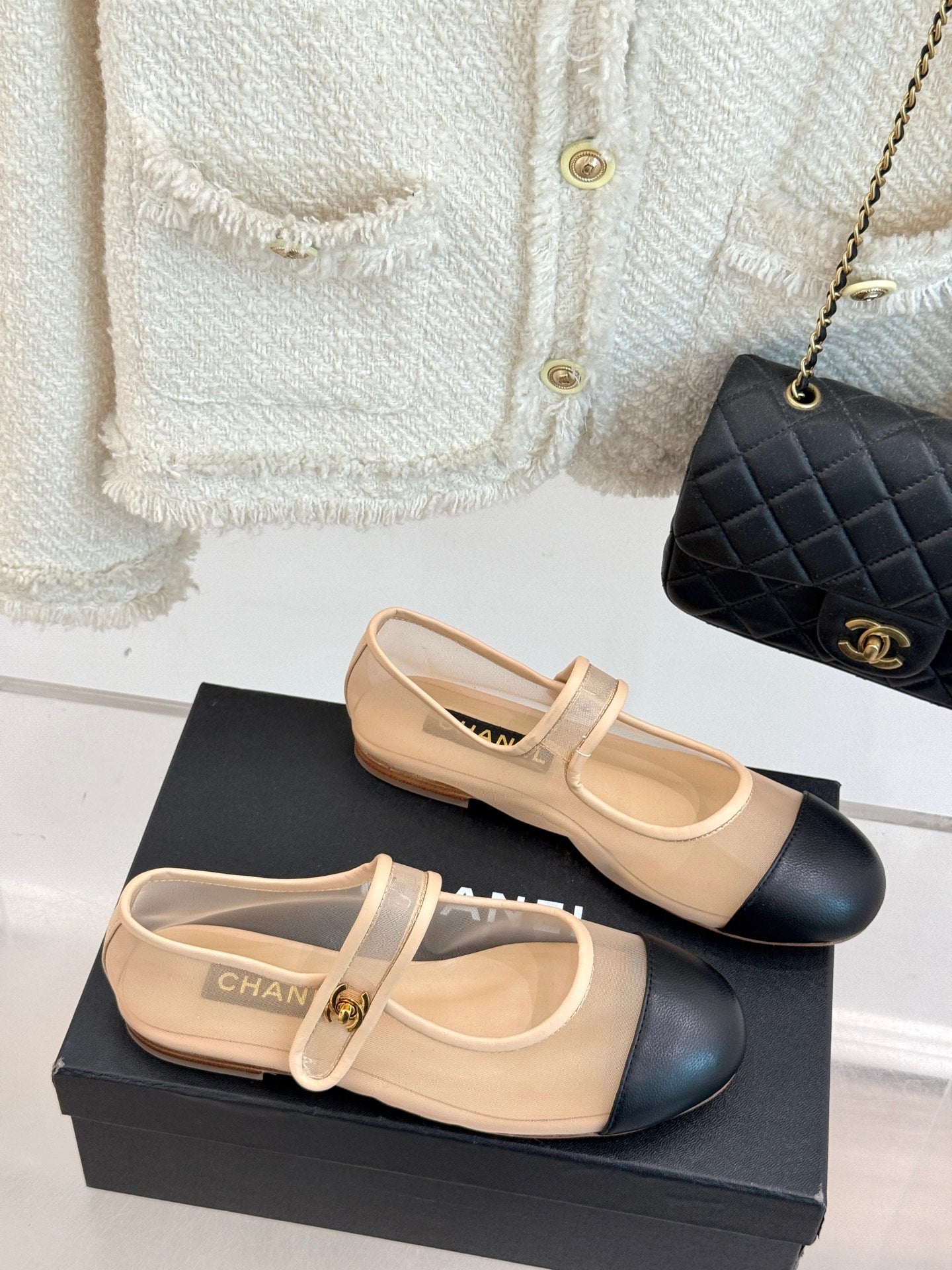 CHANEL FLAT SHOES IN BEIGE MESH AND BLACK LAMBSKIN