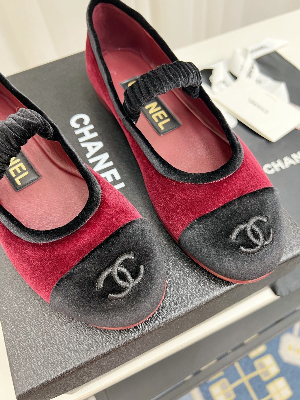 CHANEL MARY JANE FLAT IN RED AND BLACK VELVET